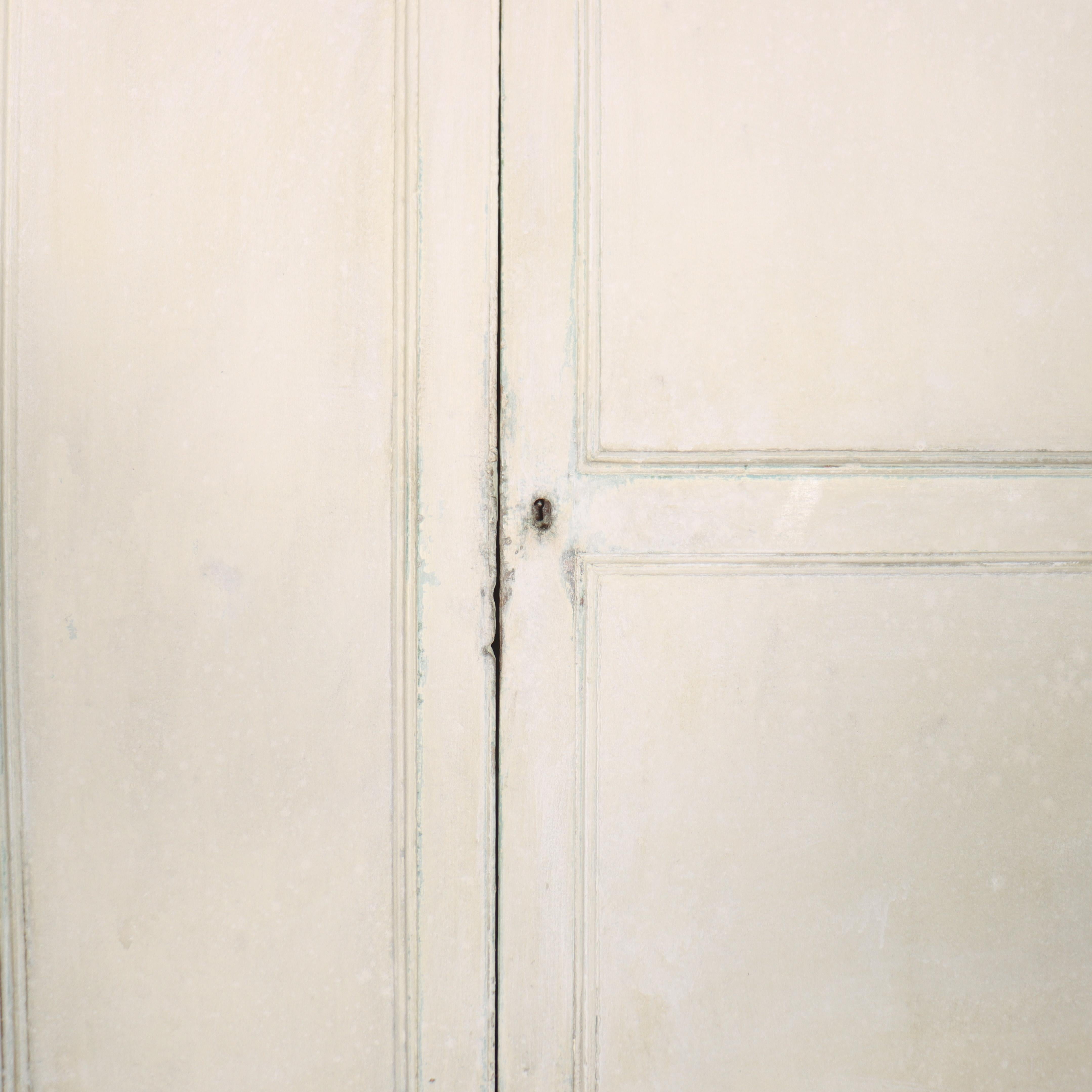 18th Century Yorkshire Housekeepers Cupboard In Good Condition For Sale In Leamington Spa, Warwickshire