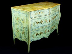 18th Century Italian Polychrome Lacquered Wooden Dresser with Floral Decorations