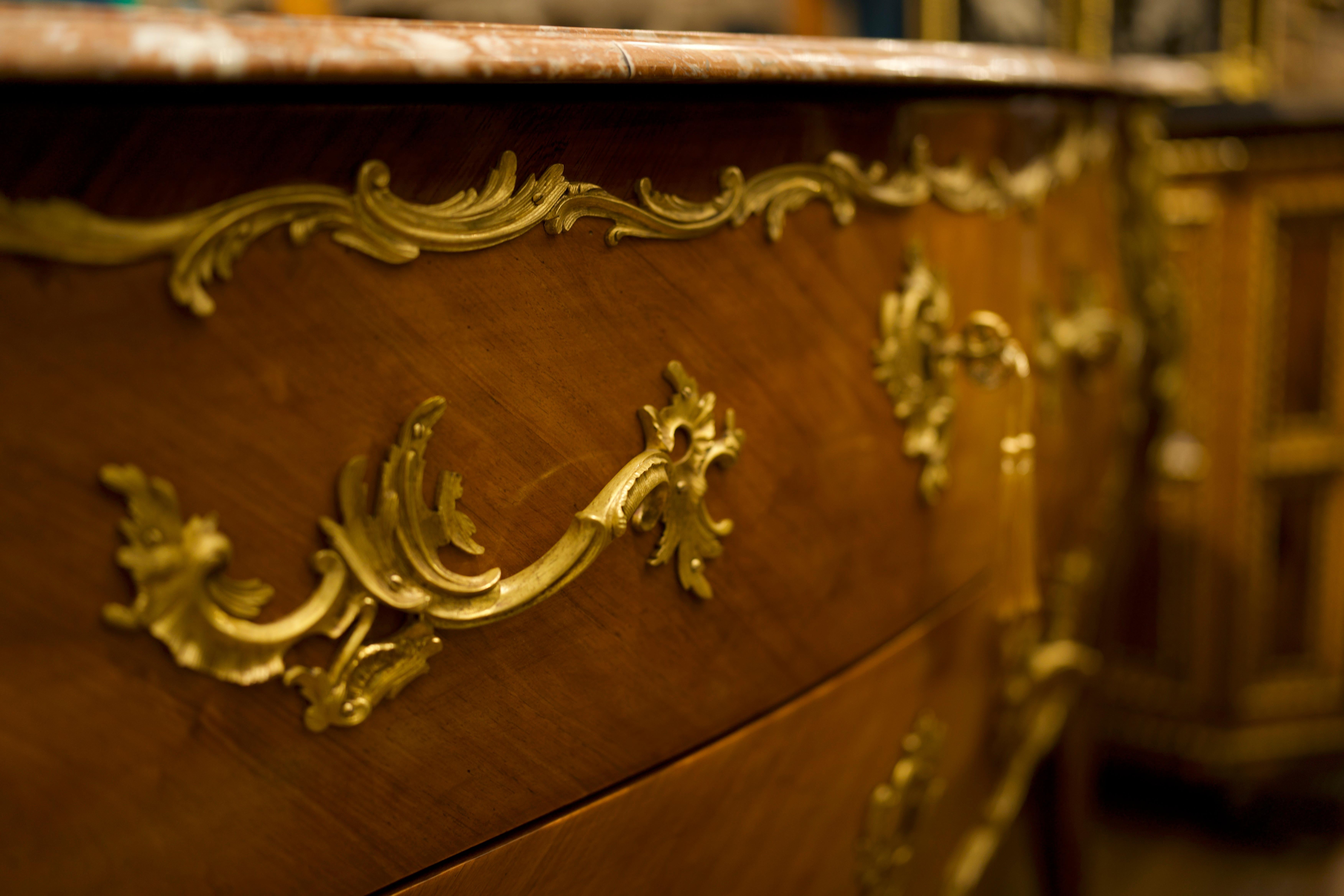 18th Century and Earlier 18th Century Marble-Top Bronze Mounted Kingwood Louis XV Commode For Sale