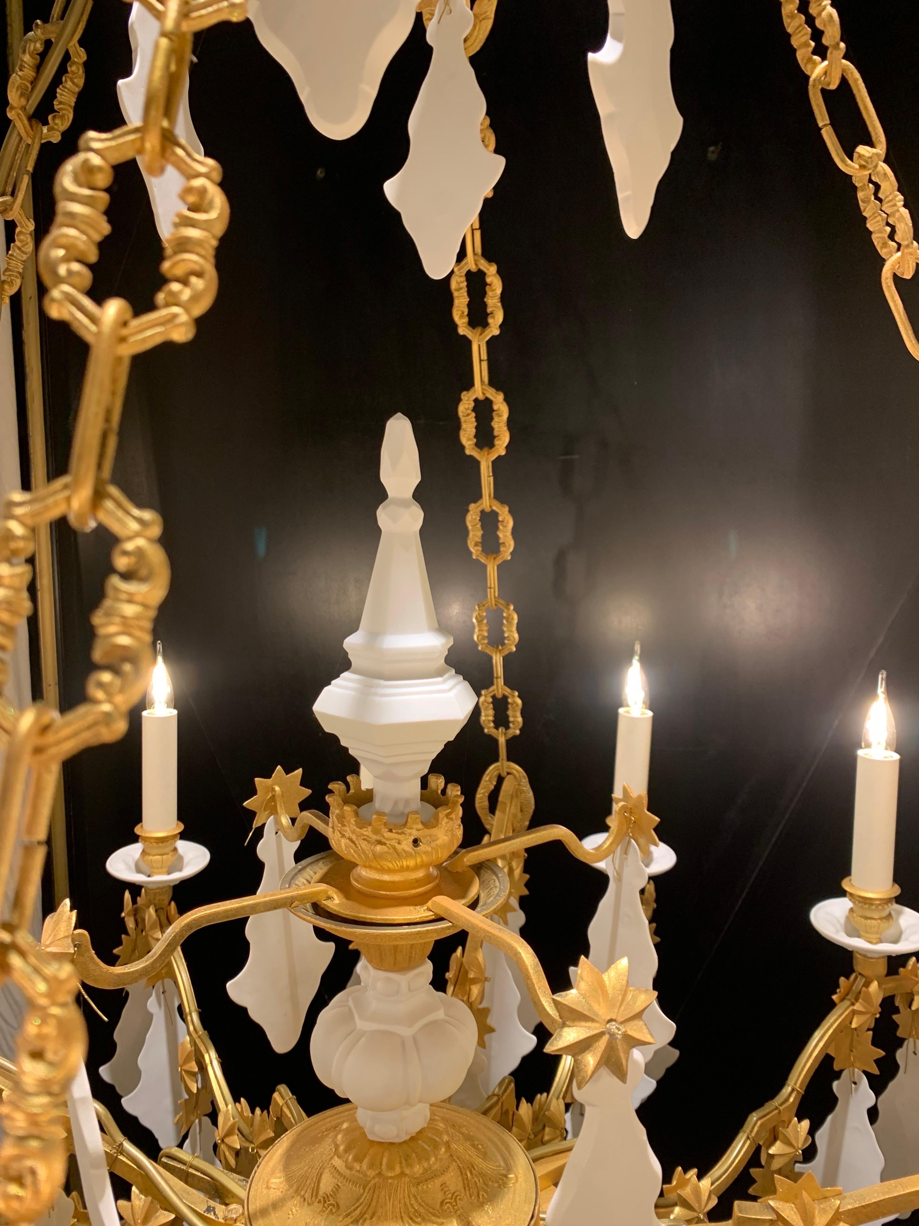 18th Chaine Chandelier in Golden Iron of 12 Lights with Porcelain Pendants For Sale 3