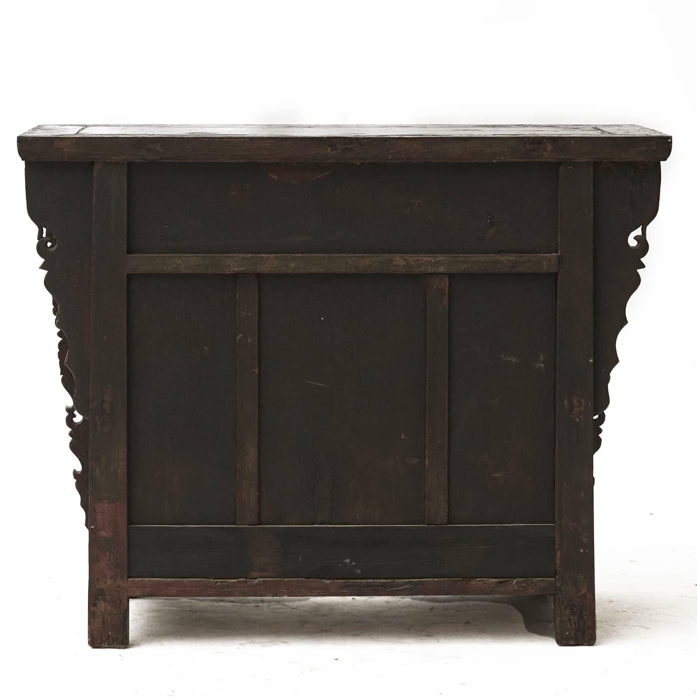 18e Ctr. Cabinet sculpté de style papillon de la dynastie chinoise Qing en vente 5