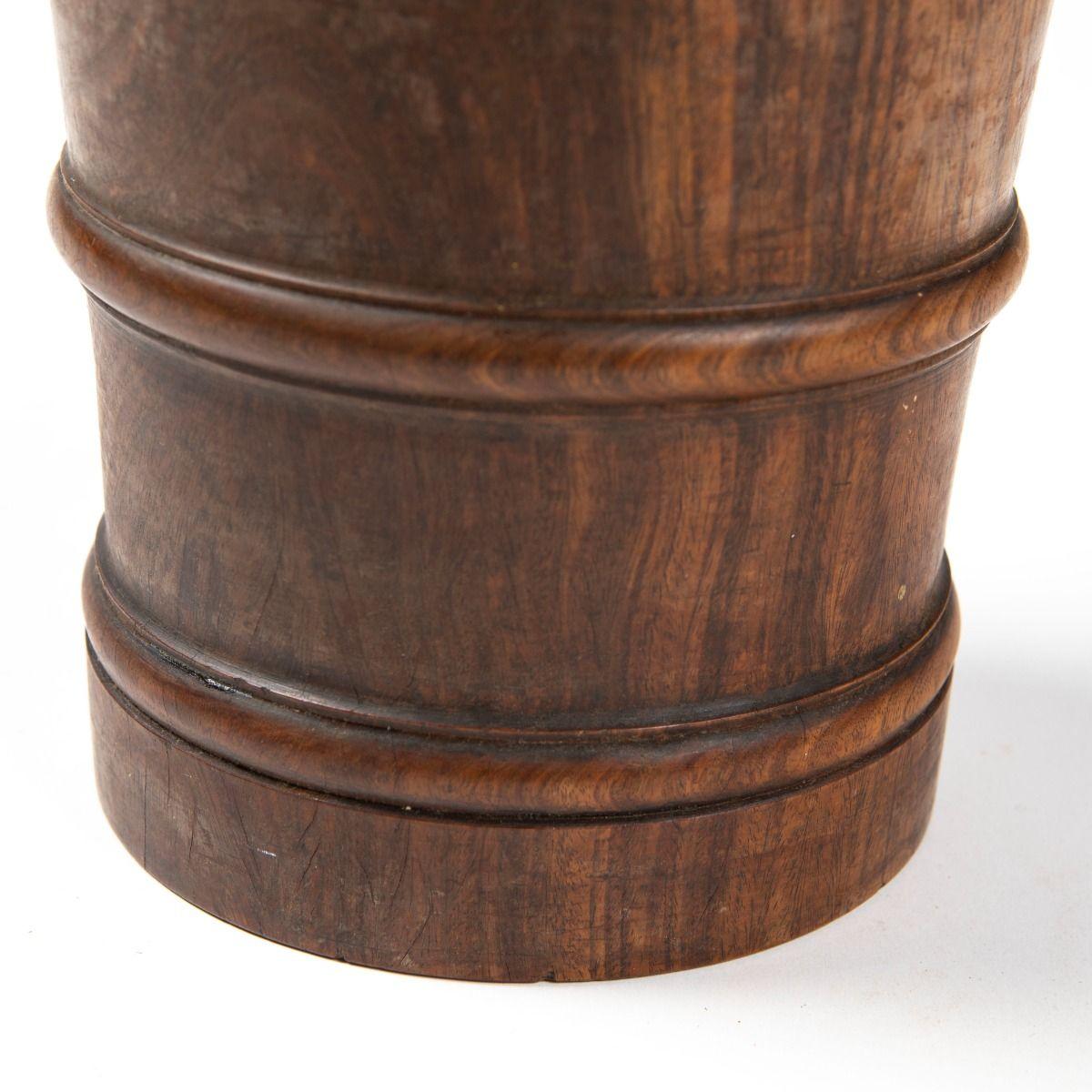 18e Ctr. Mortier et pilon anglais en bois dur Pachyloba en vente 2