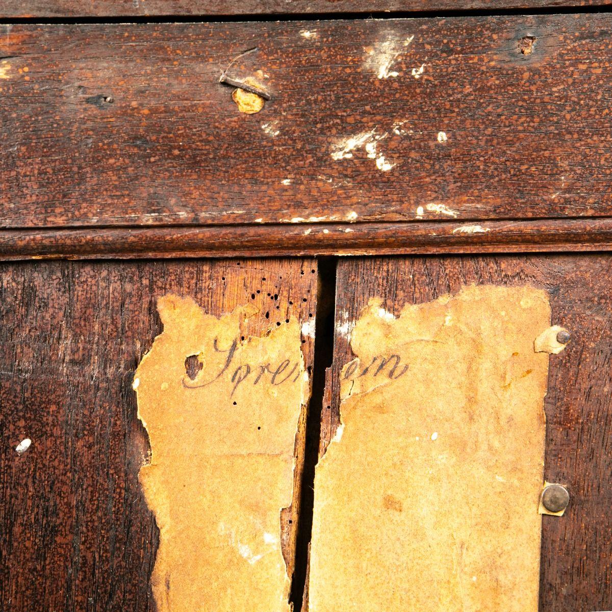18° Ctr. Cassettiera Gustavian dipinta in nero in vendita 1
