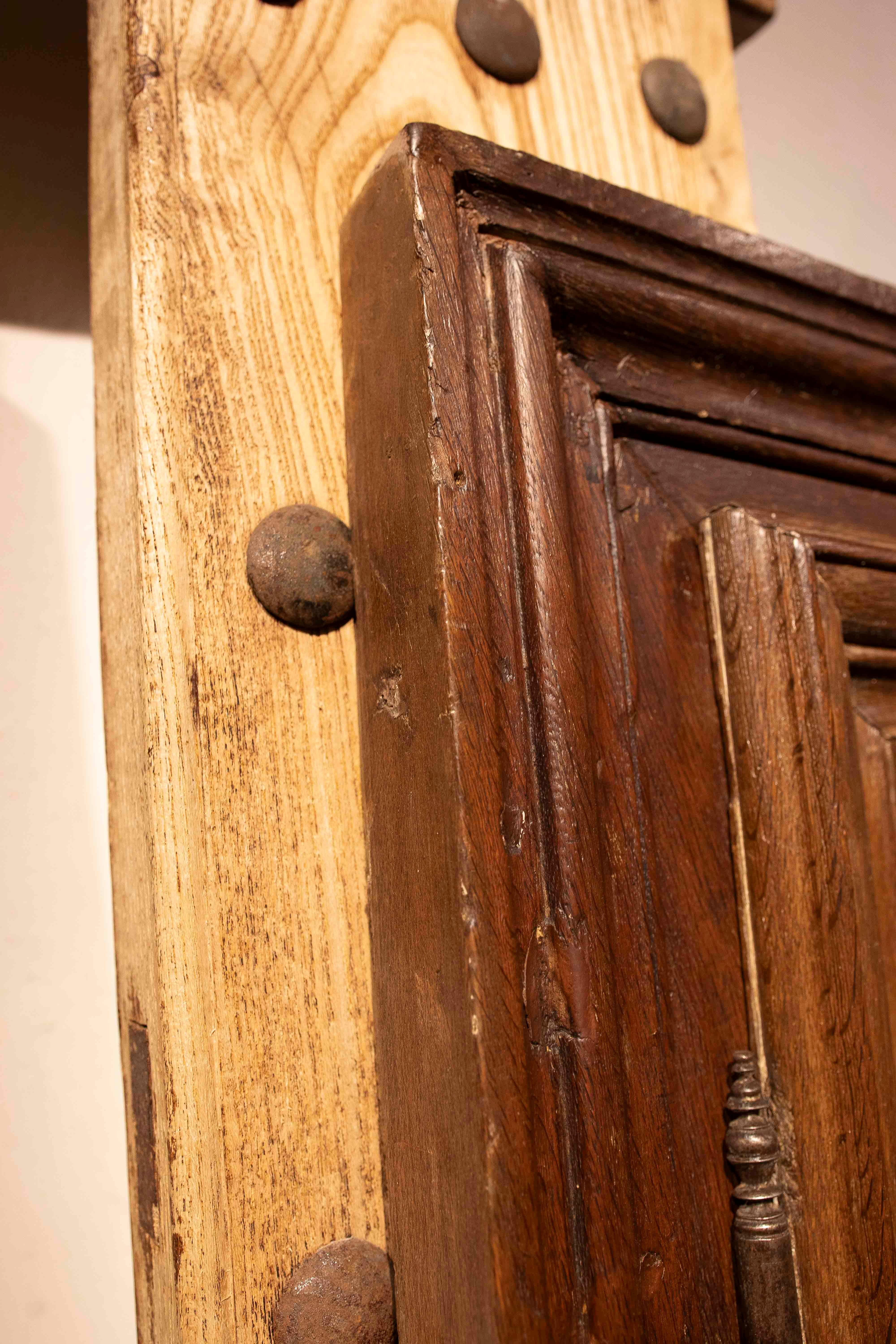 18th Double-Leaf wooden Door with Diamond-Carved Panels For Sale 8
