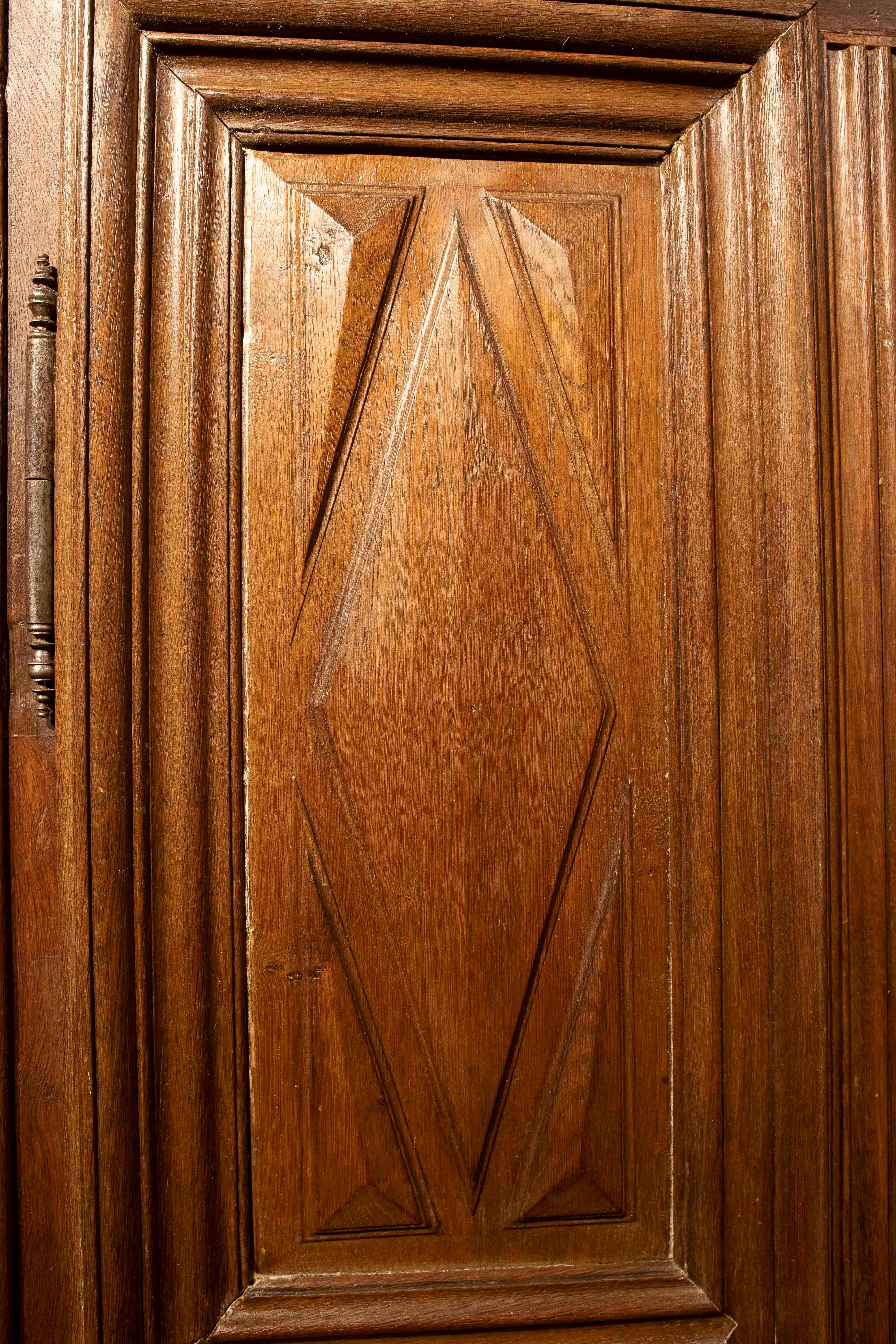 Spanish 18th Double-Leaf wooden Door with Diamond-Carved Panels For Sale