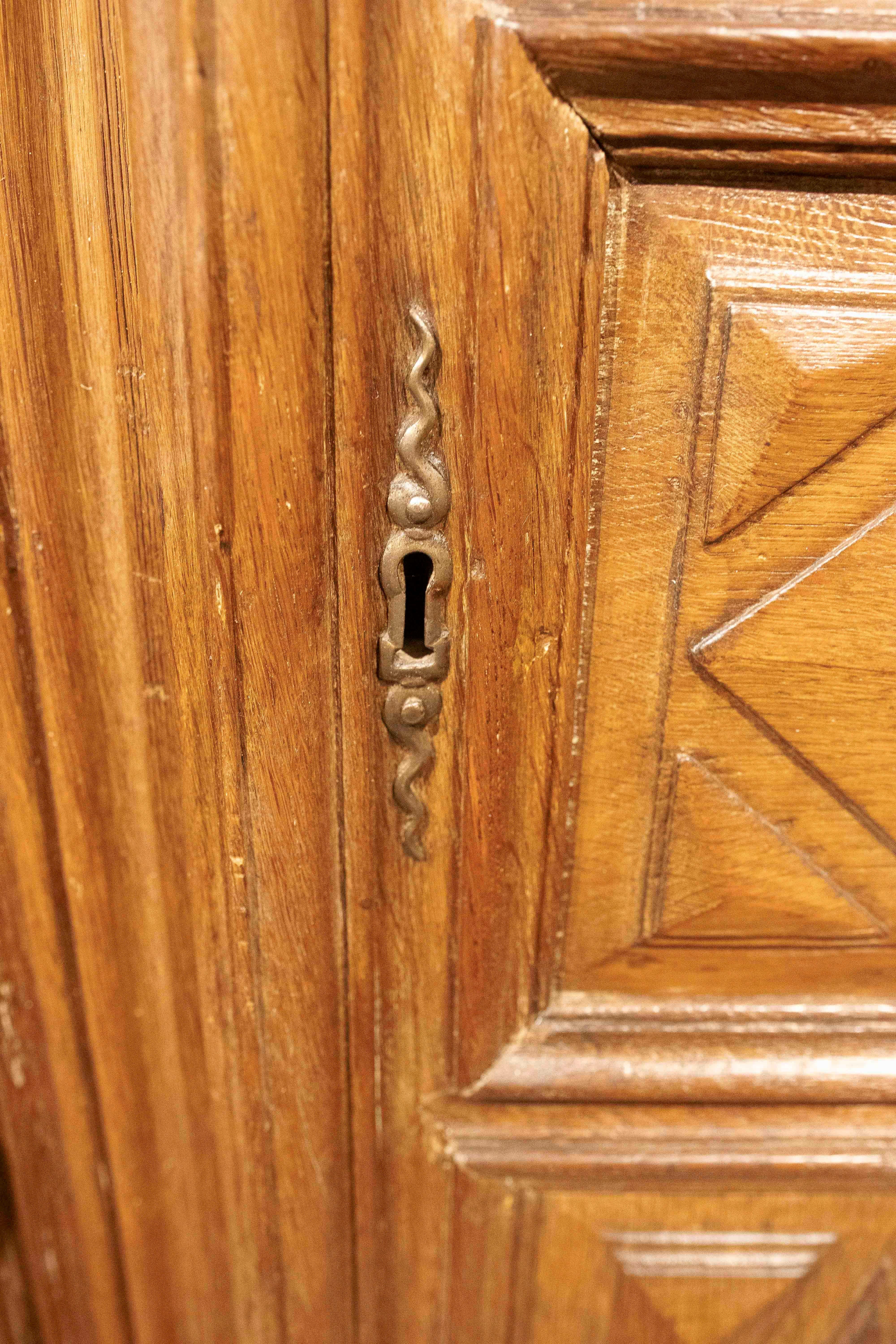 18th Century and Earlier 18th Double-Leaf wooden Door with Diamond-Carved Panels For Sale