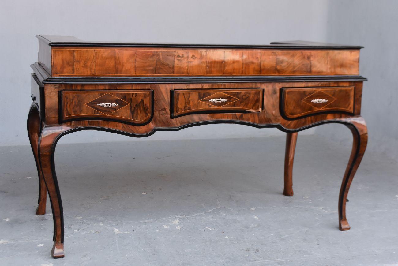 18th Century Double Sided Desk Louis XV Walnut Attributed J.F Hache For Sale 10