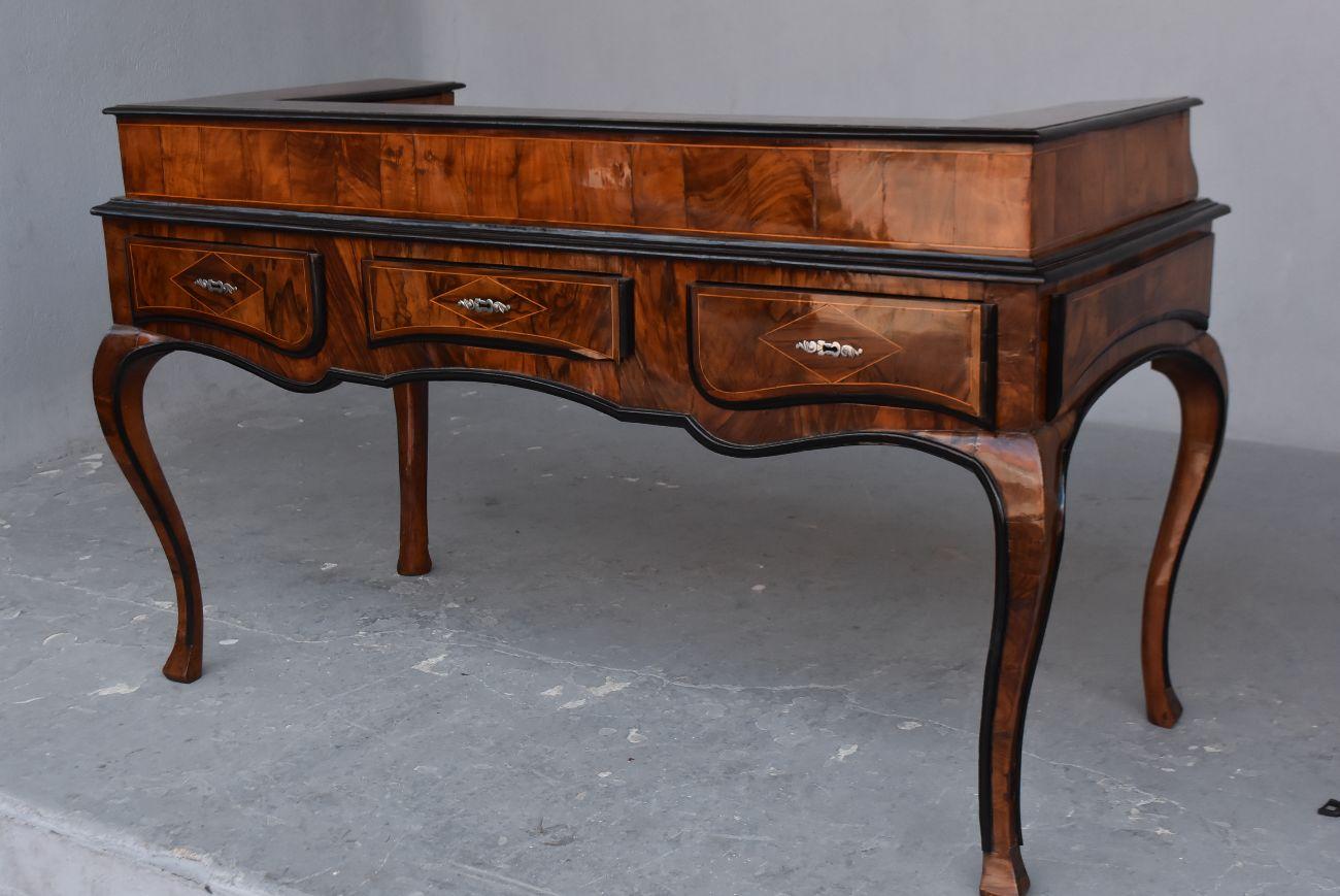 18th Century Double Sided Desk Louis XV Walnut Attributed J.F Hache For Sale 12