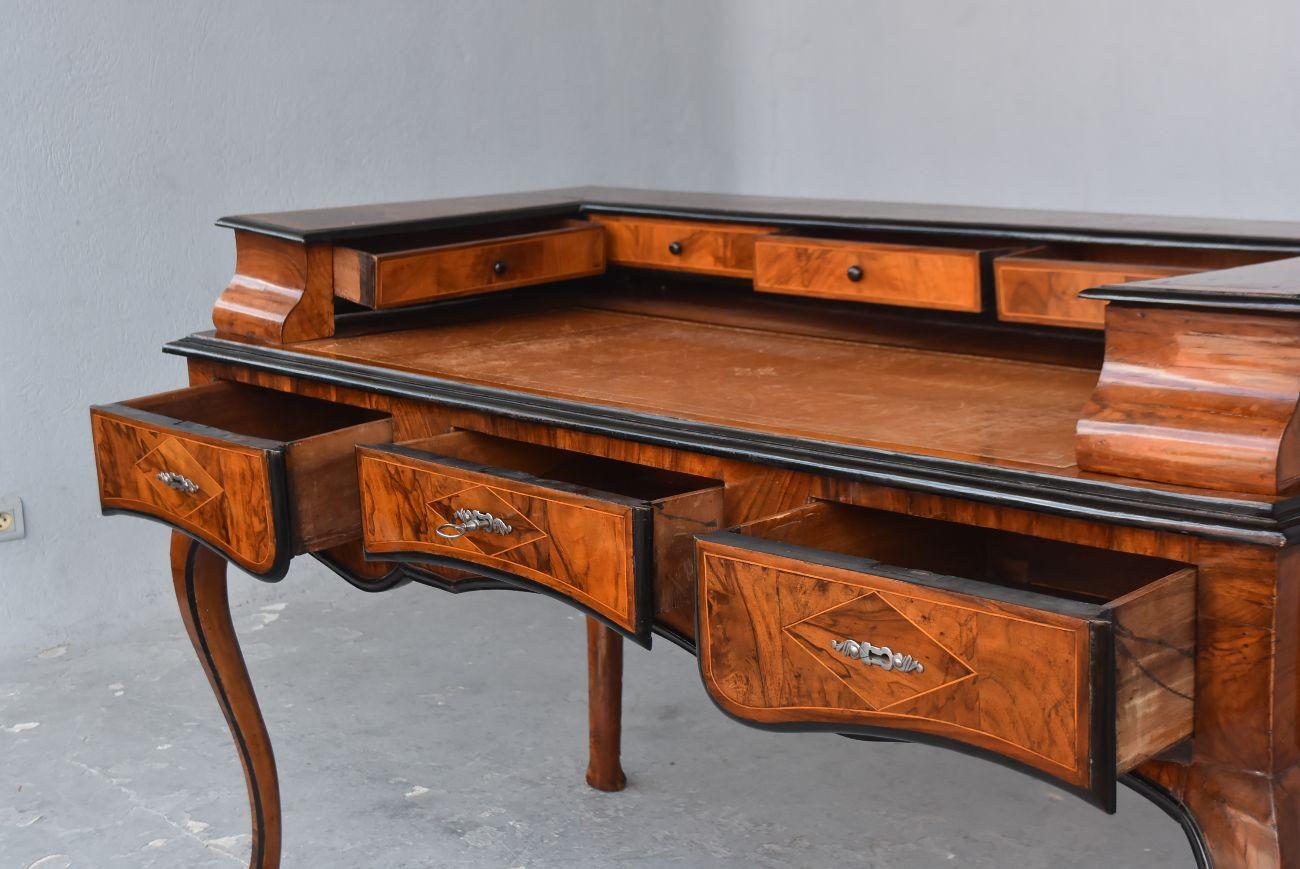 18th Century Double Sided Desk Louis XV Walnut Attributed J.F Hache For Sale 3