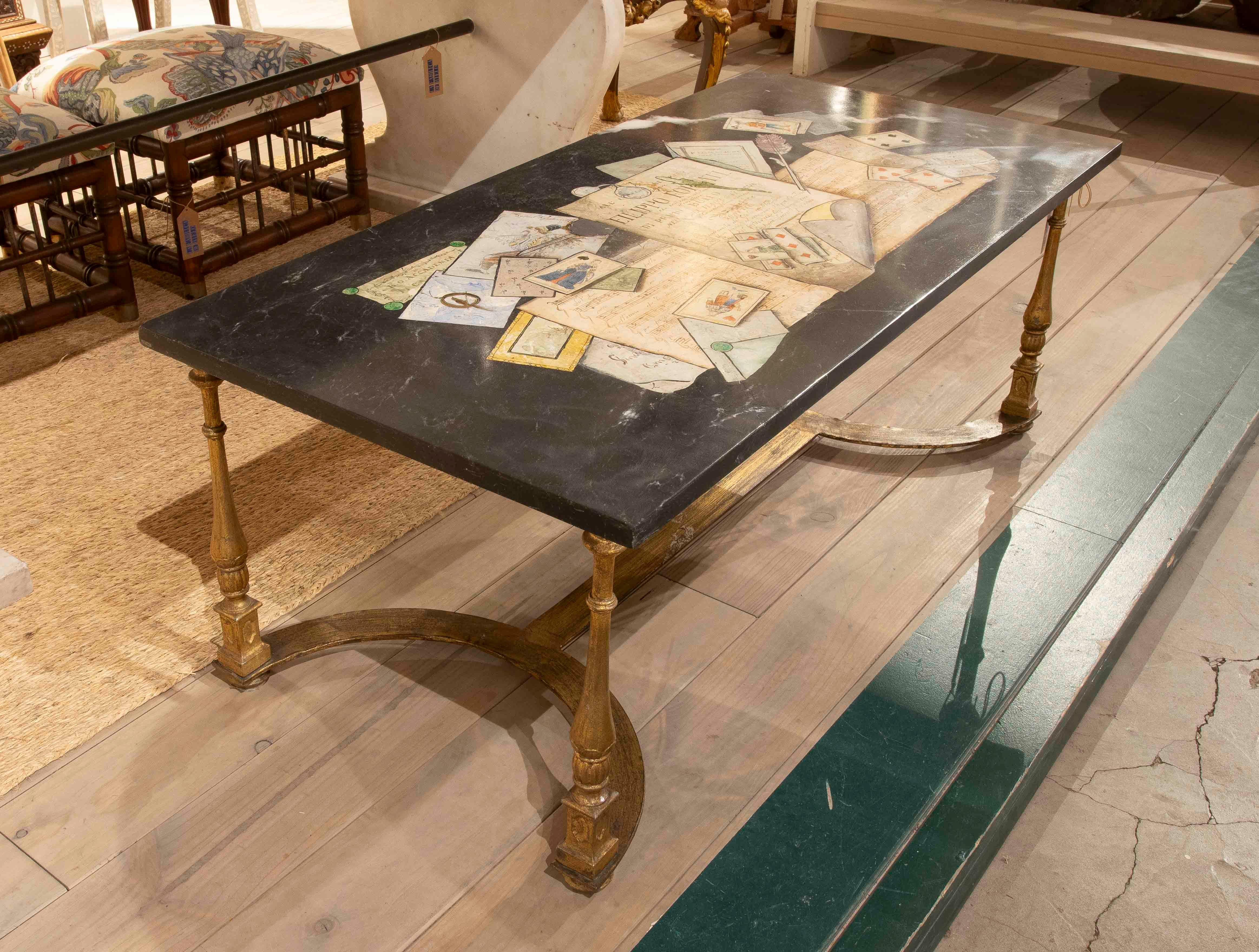 18th Italian Coffee Table with Nlack Stucco Top in Trompe-l'œil Style with Foot For Sale 2