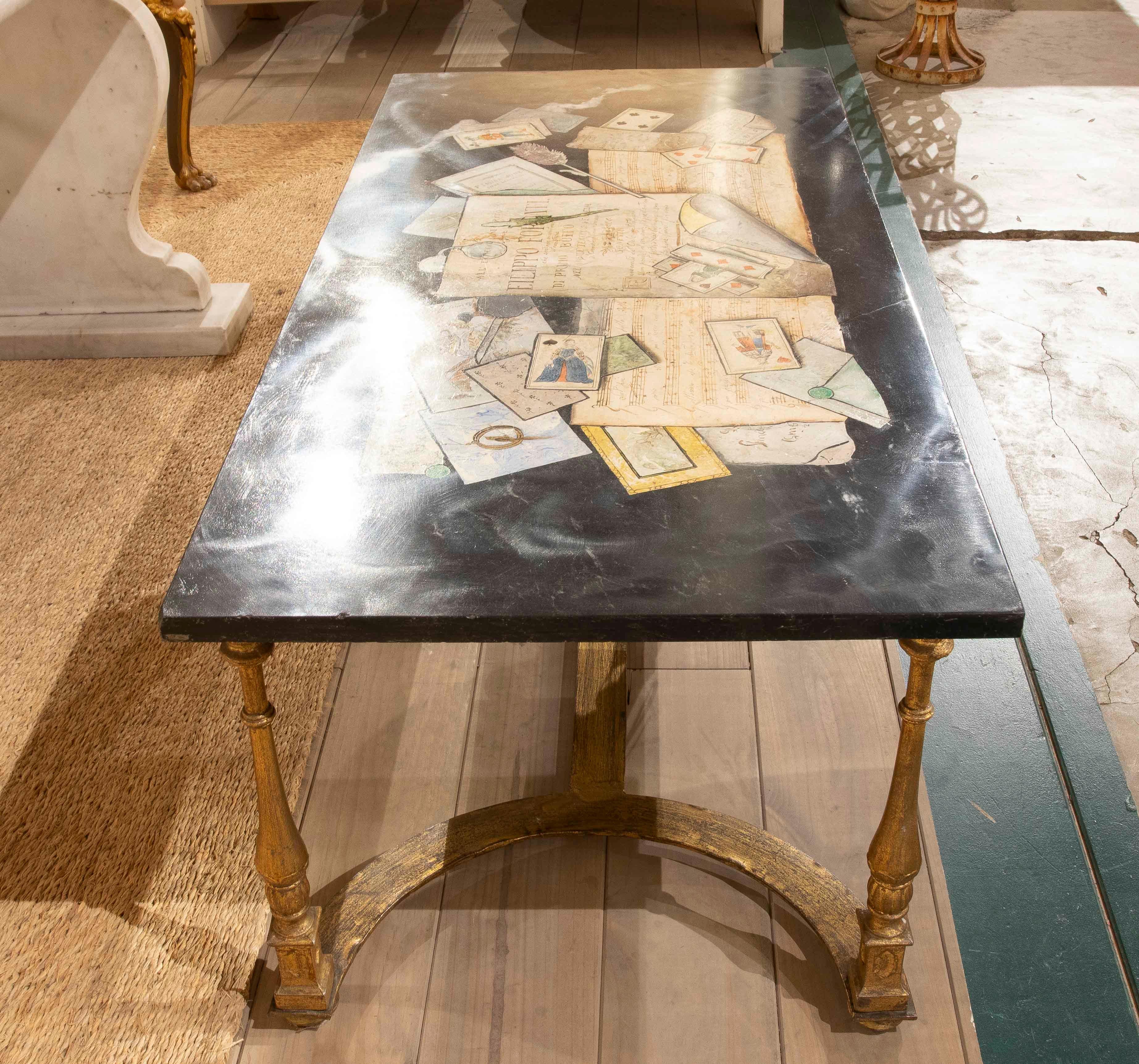 18th Italian Coffee Table with Nlack Stucco Top in Trompe-l'œil Style with Foot For Sale 3