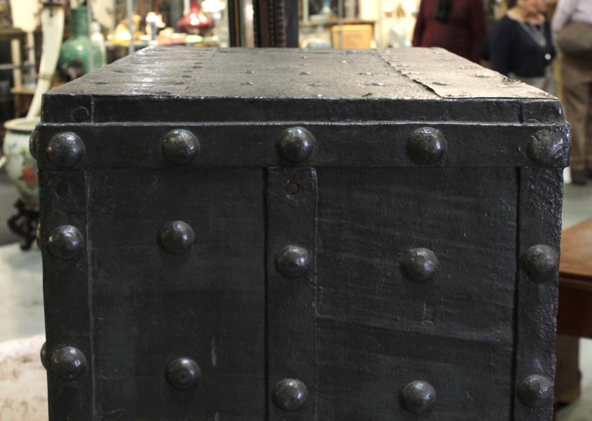 18th Century Large Iron Safe In Good Condition In Badia Polesine, Rovigo
