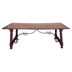 Tavolo da pranzo o da scrivania spagnolo di grandi dimensioni del 18° secolo con gambe A. Solomon e barella in ferro