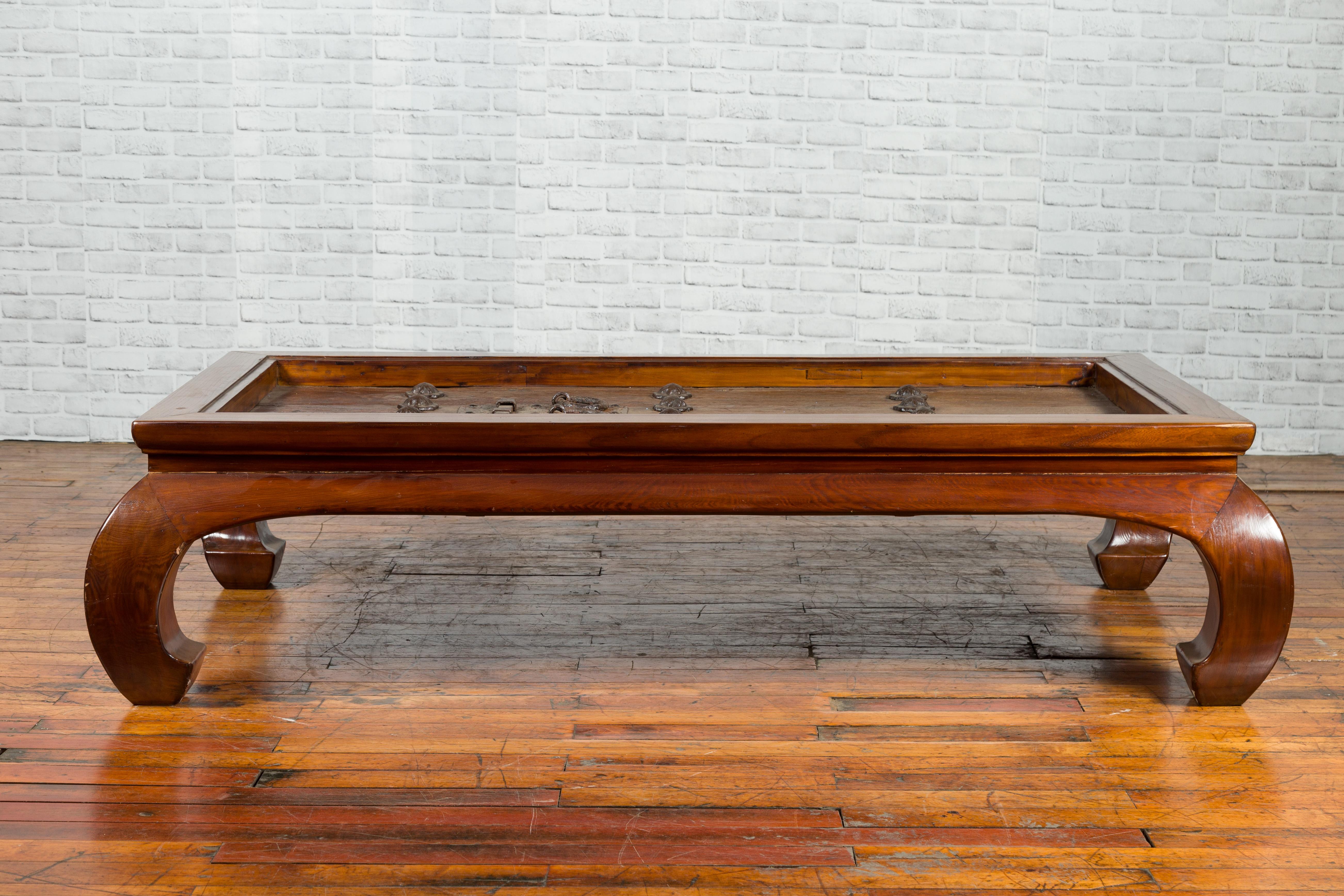 18th or 19th Century Elm Doors with Iron Hardware Made into a Coffee Table For Sale 4