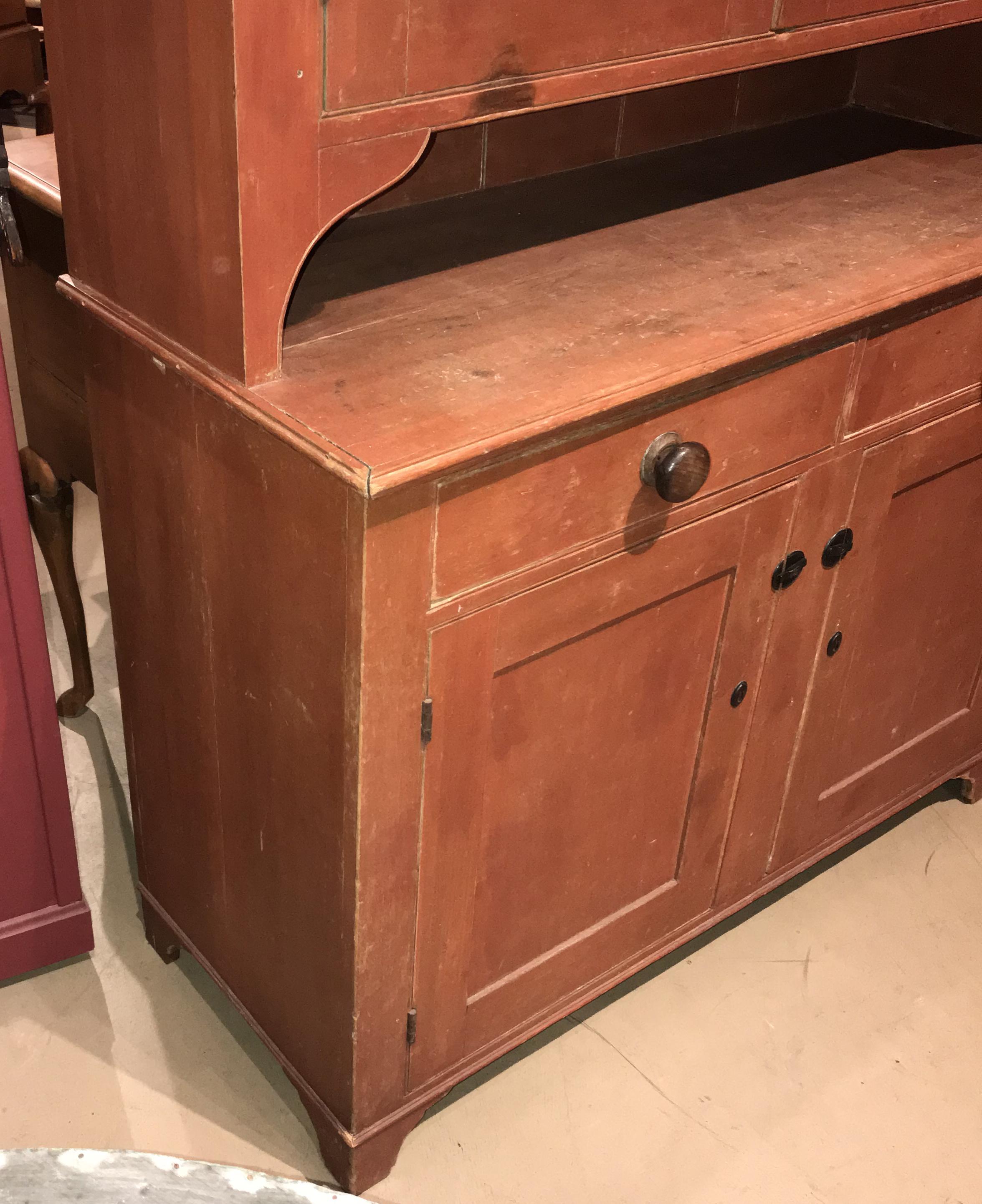 18th or 19th Century Pennsylvania Two Part Stepback Cupboard in Old Red Paint In Good Condition In Milford, NH