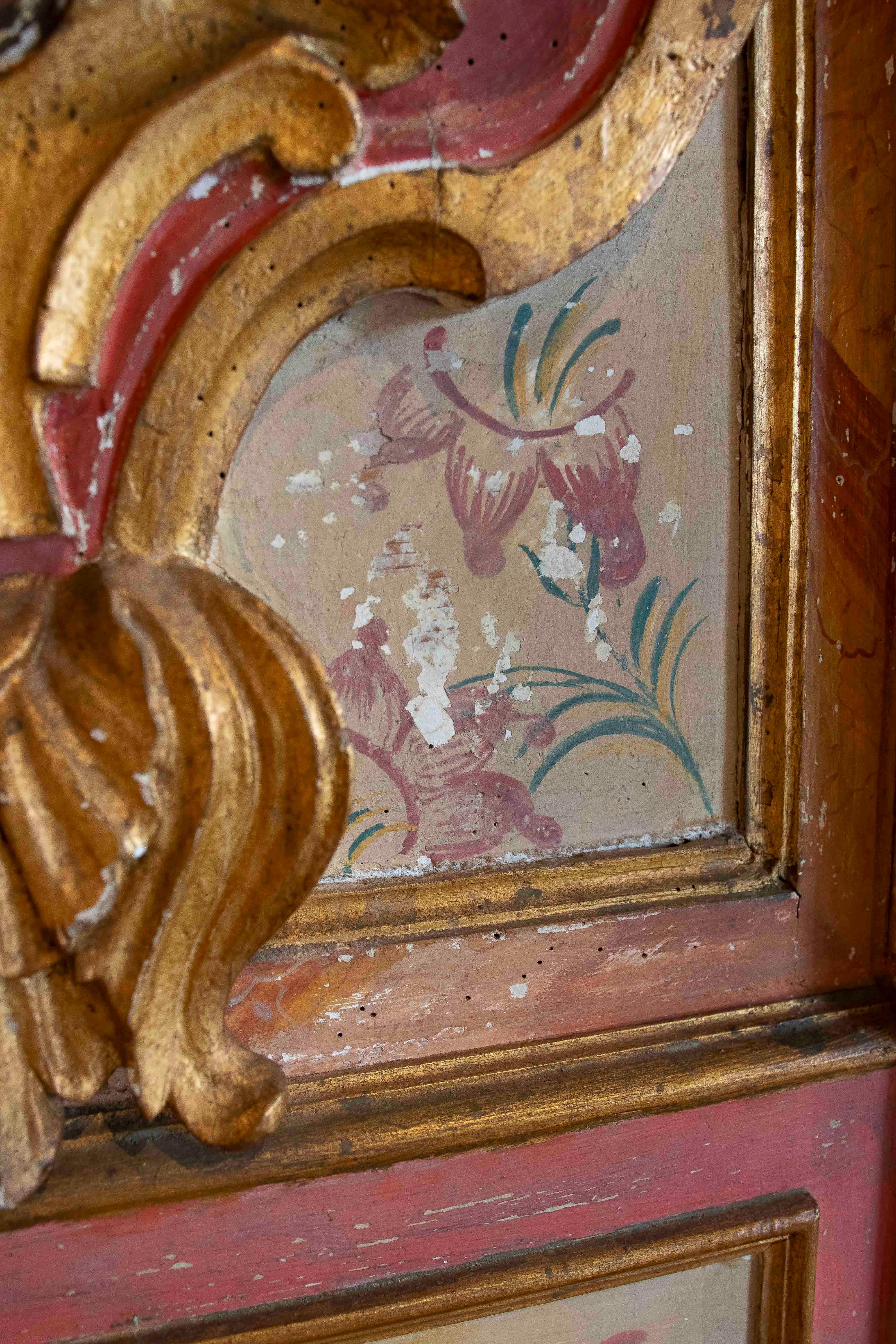 18th Pair of Italian Painted and Gilded Niches For Sale 2