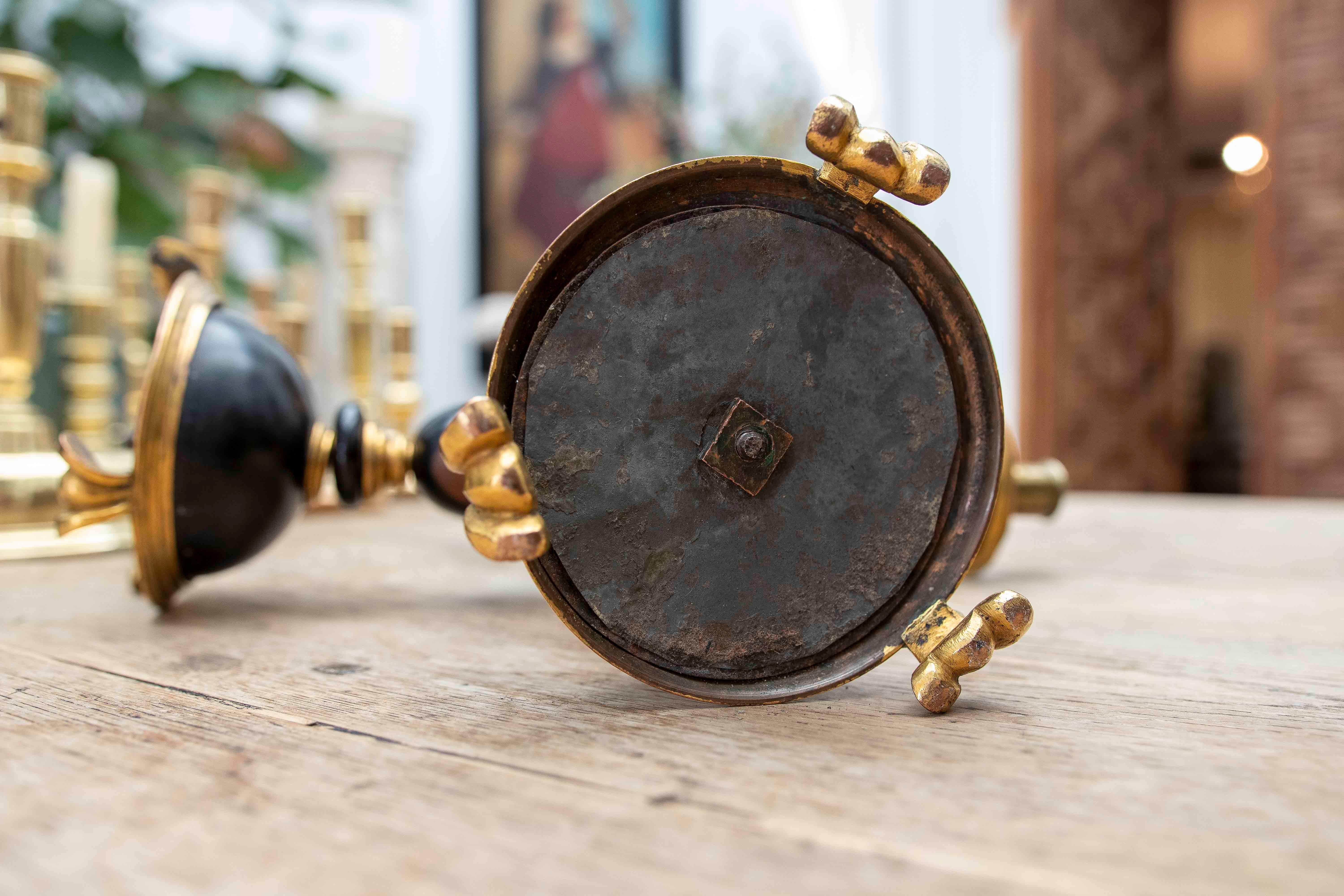 18th Pair of Wooden Axe-holders with Gilt Nronze Decorations For Sale 6
