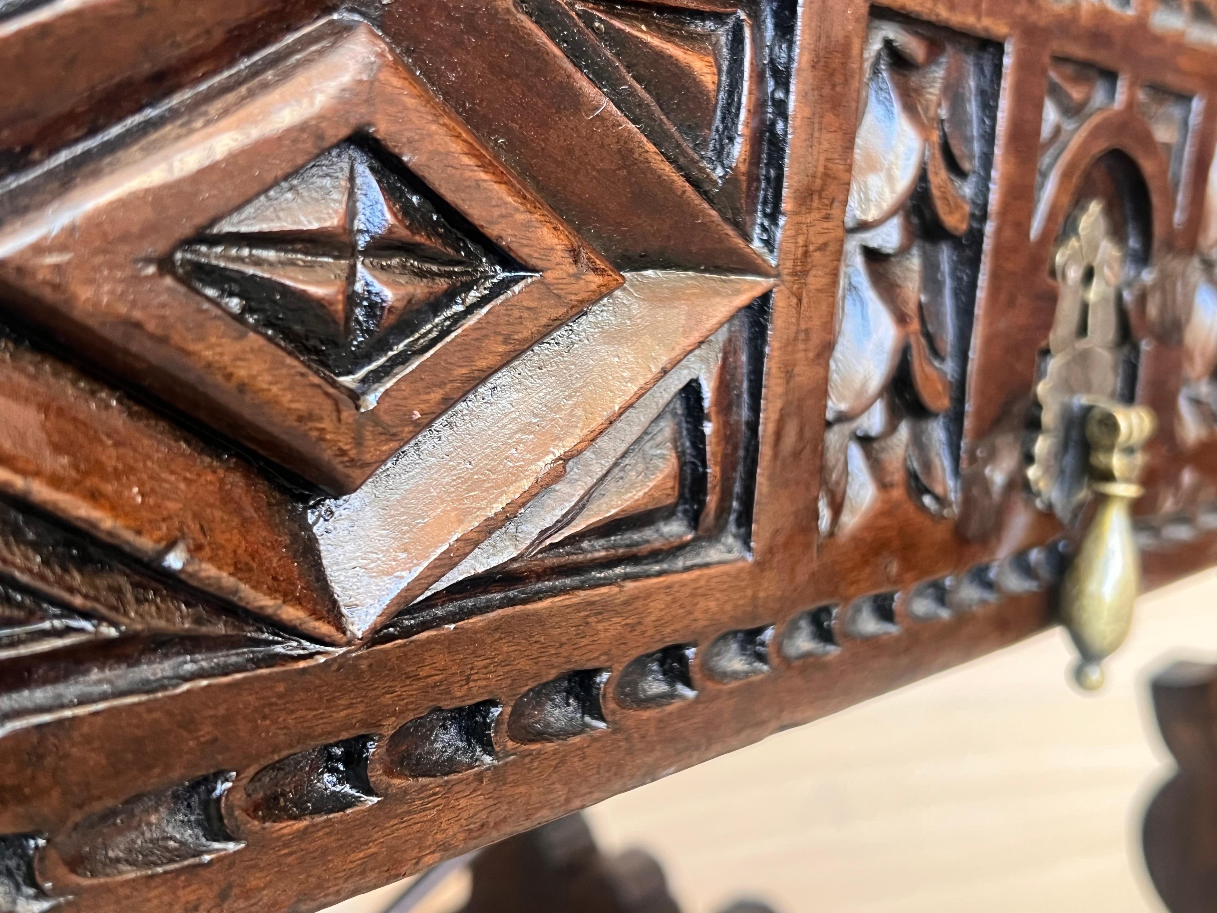 18th Spanish Console Table with Carved Drawers and Original Hardware For Sale 5