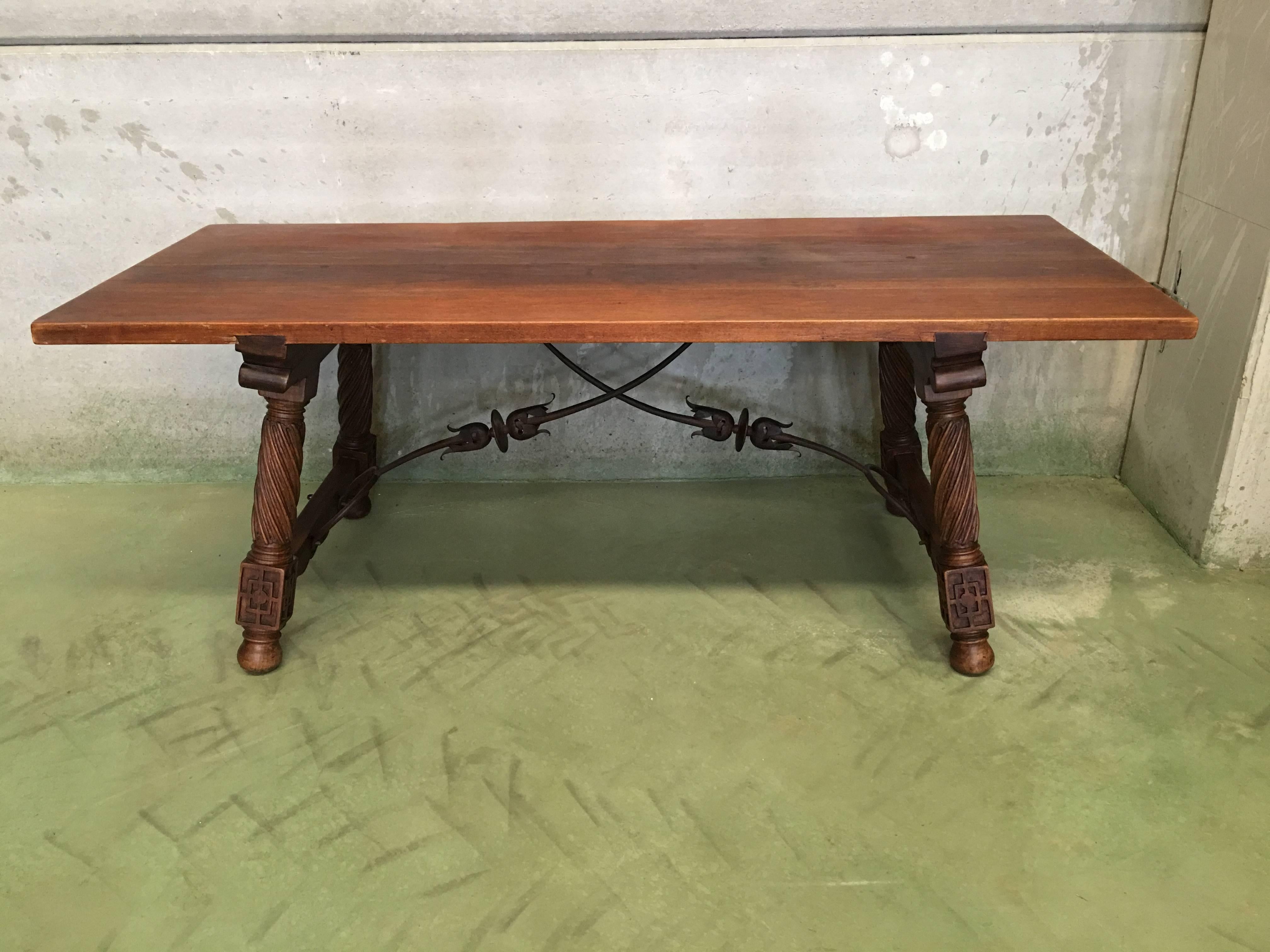 18th Spanish Refectory Desk Table with Solomonic Legs and Iron Stretcher 1