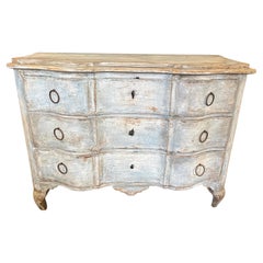 Commode suédoise rococo du XVIIIe siècle à trois tiroirs, peinte