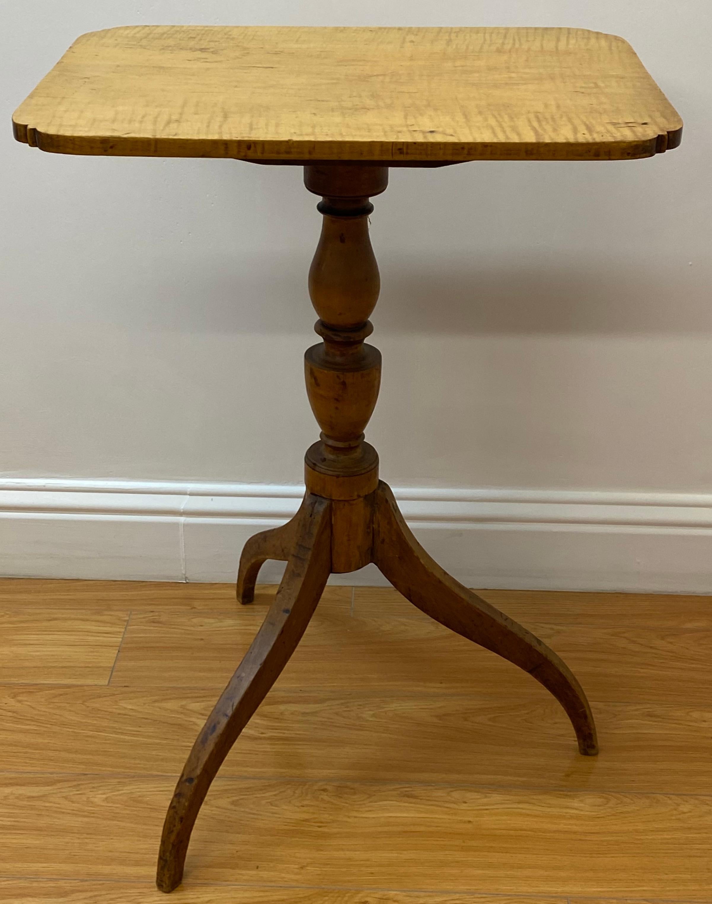 Hand-Carved 18th to 19th Century American Curly Maple Tilt Top Candlestick Table For Sale