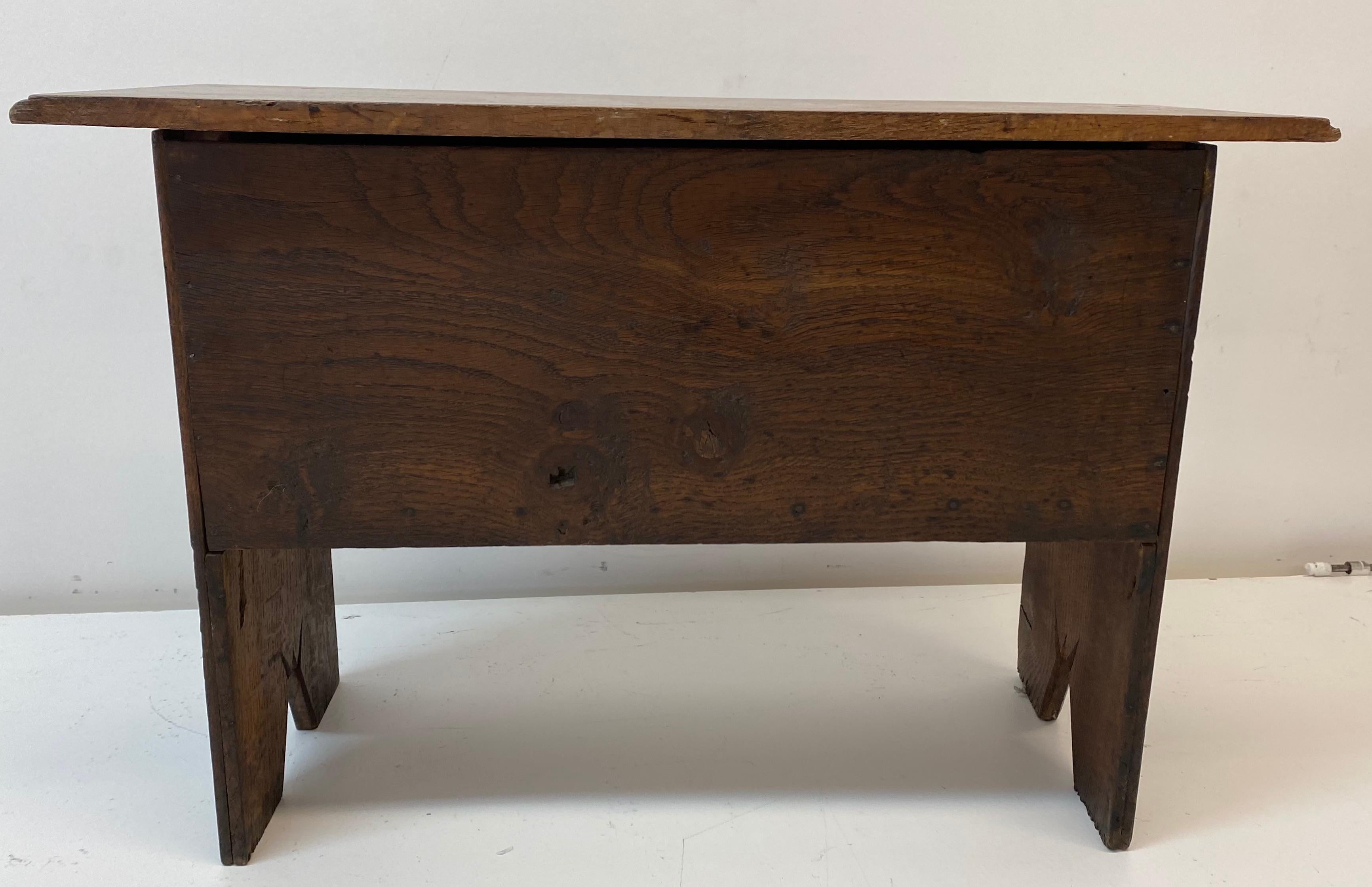 18th to 19th Century Lidded Oak Low Stool with Interior Storage In Good Condition For Sale In San Francisco, CA