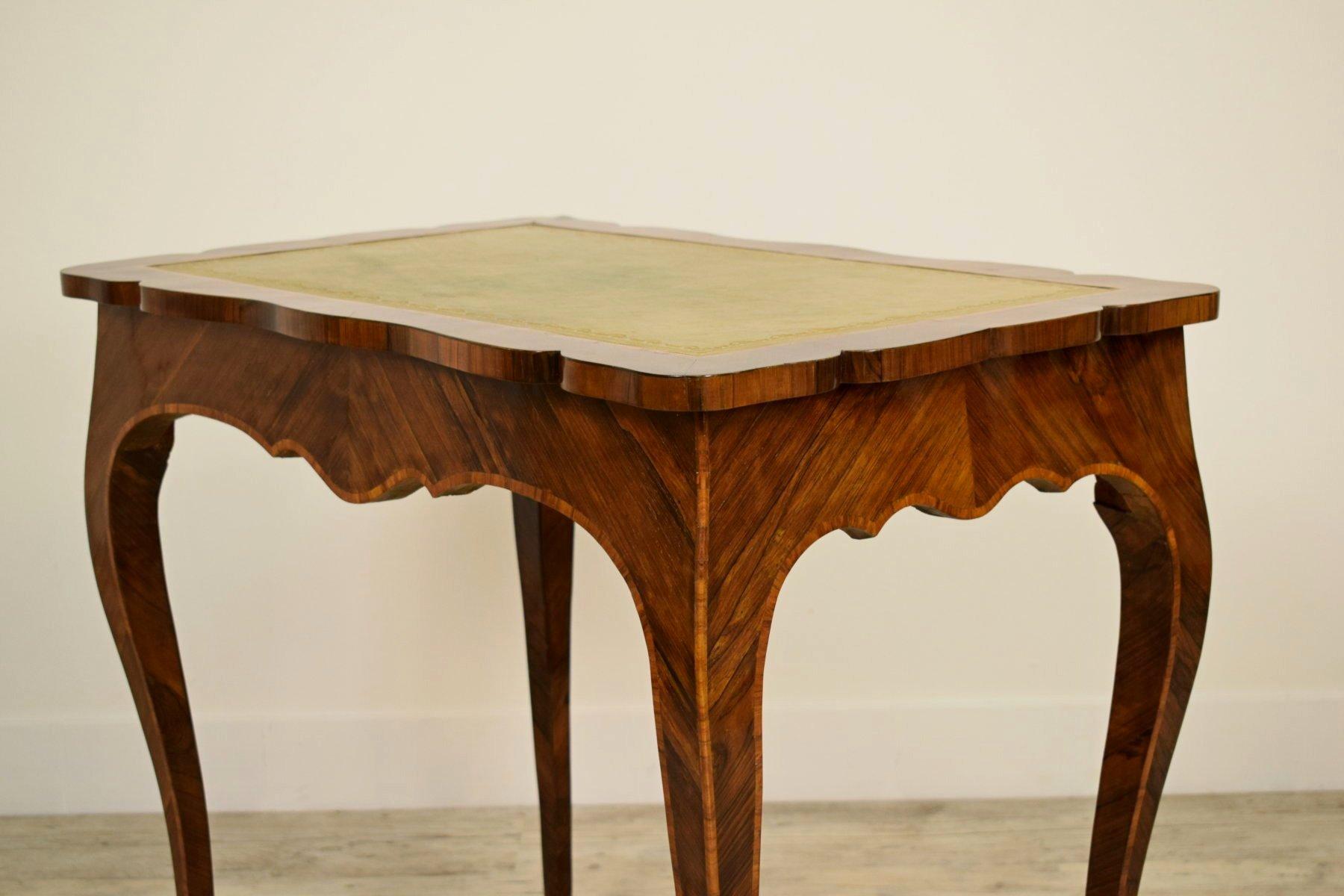 18th Century Veneered and Inlaid Wood Italian Louis XV Writing Desk For Sale 6