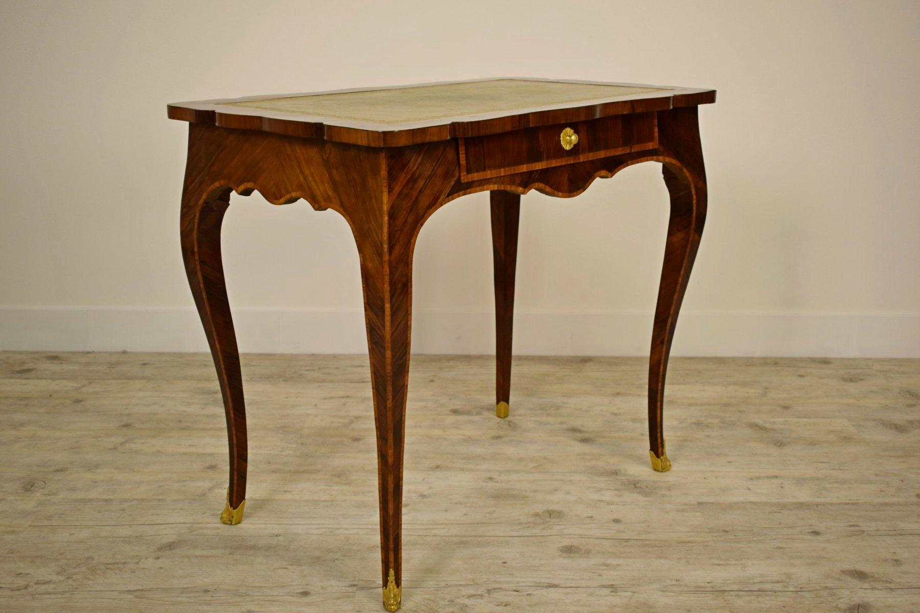 18th Century Veneered and Inlaid Wood Italian Louis XV Writing Desk For Sale 15