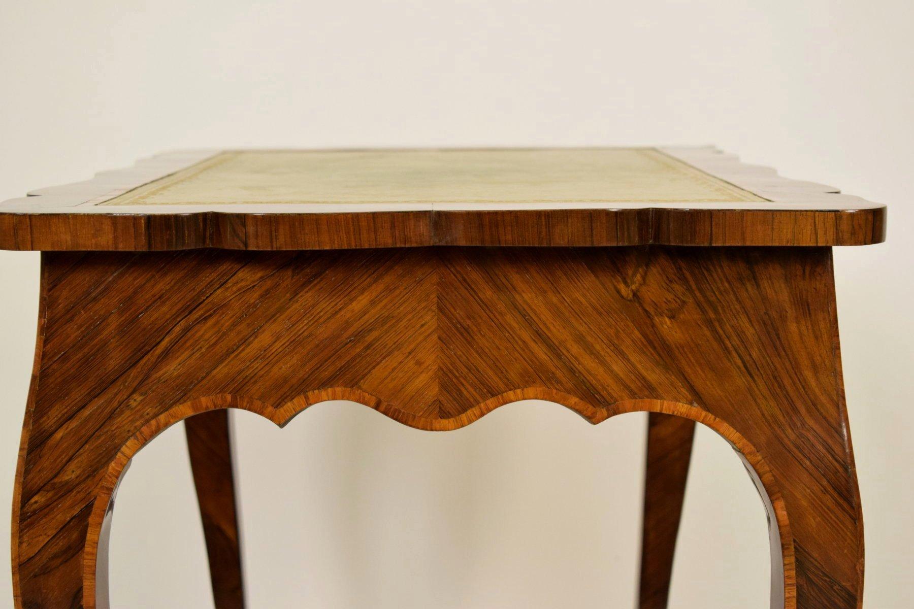 18th Century Veneered and Inlaid Wood Italian Louis XV Writing Desk For Sale 5