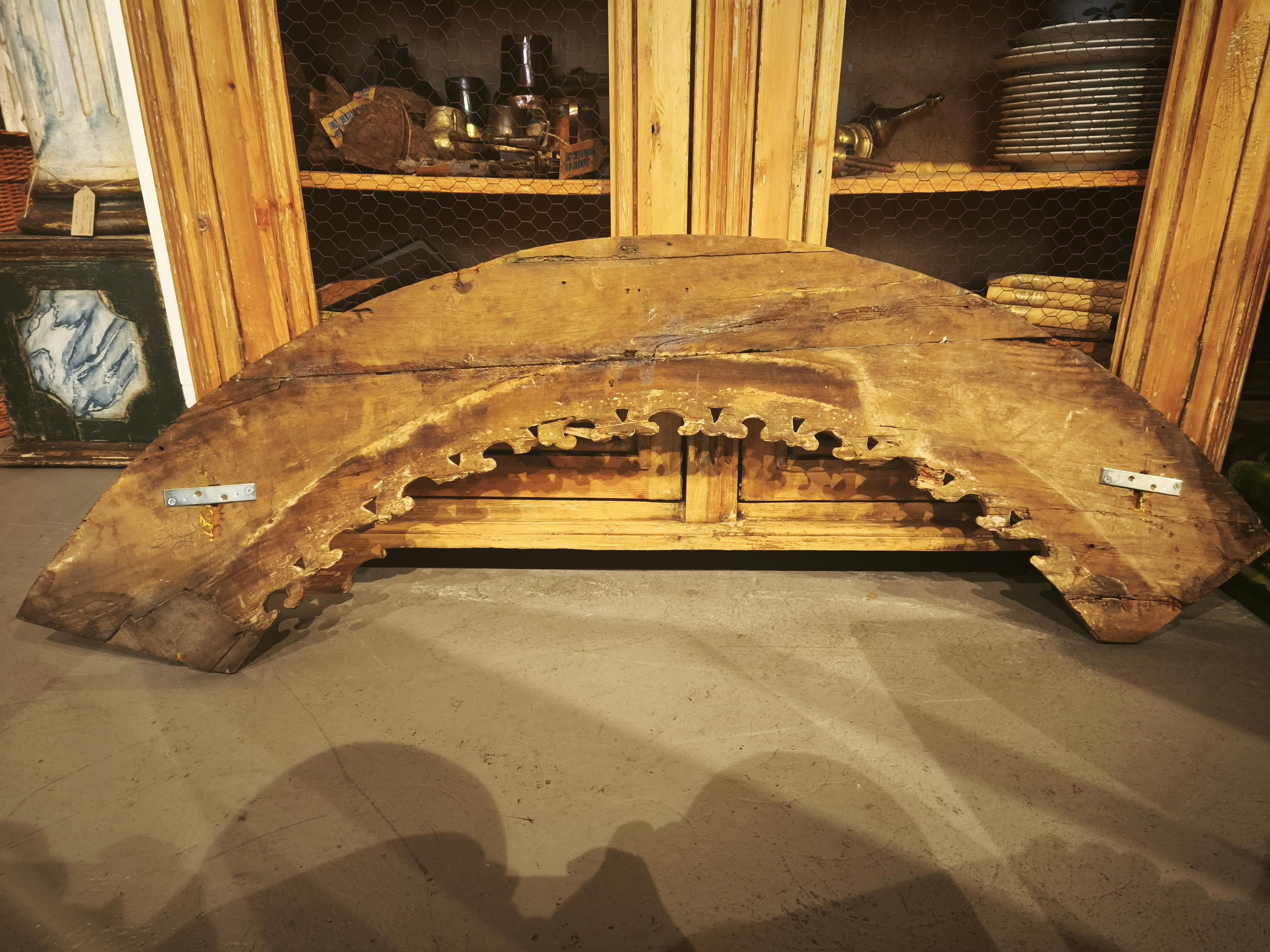 18. Holzrelief geschnitzt in vergoldetem Holz mit Akanthusblatt im Angebot 5