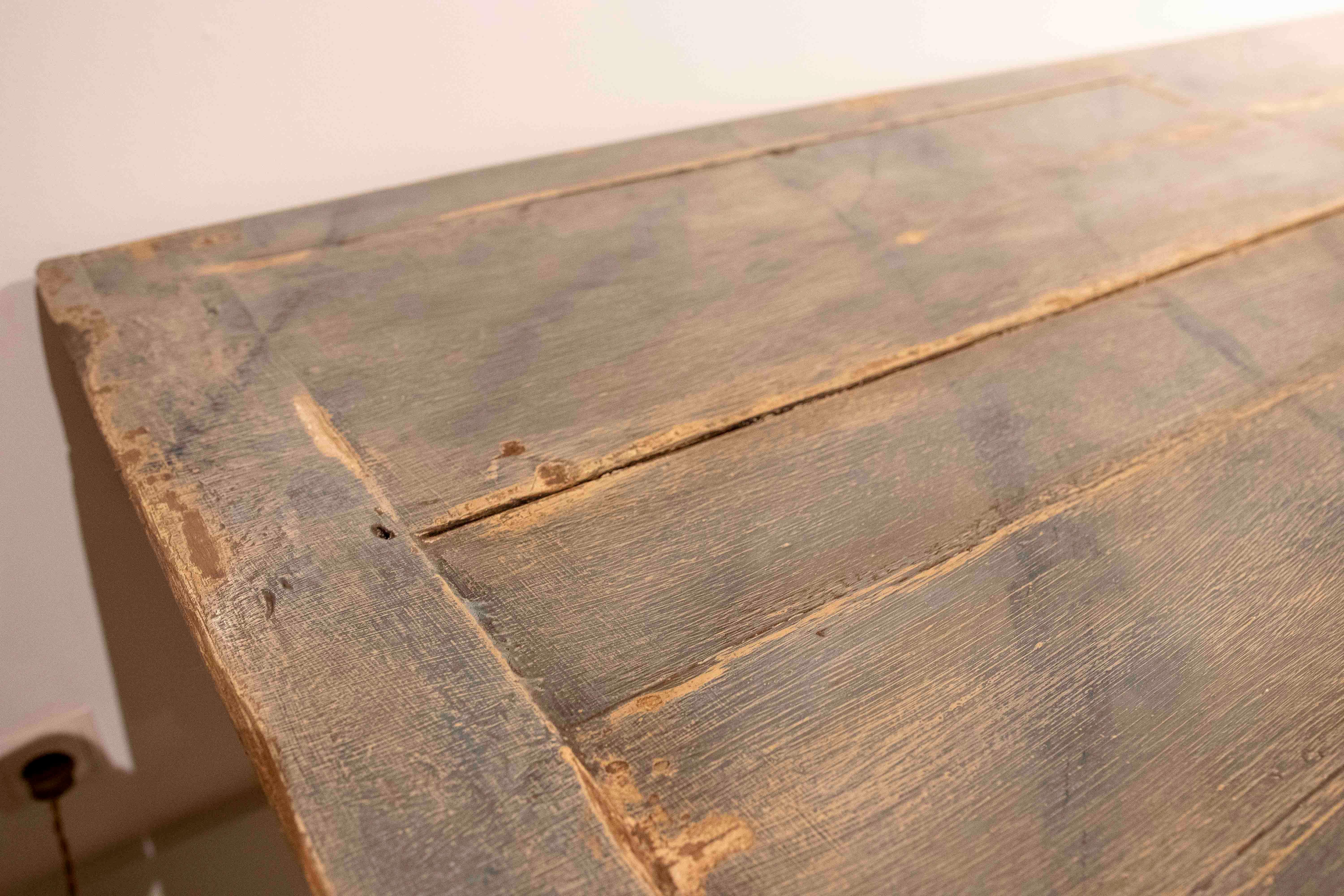 Console murale en bois du XVIIIe d'un autel ancien, polychrome et doré en vente 9