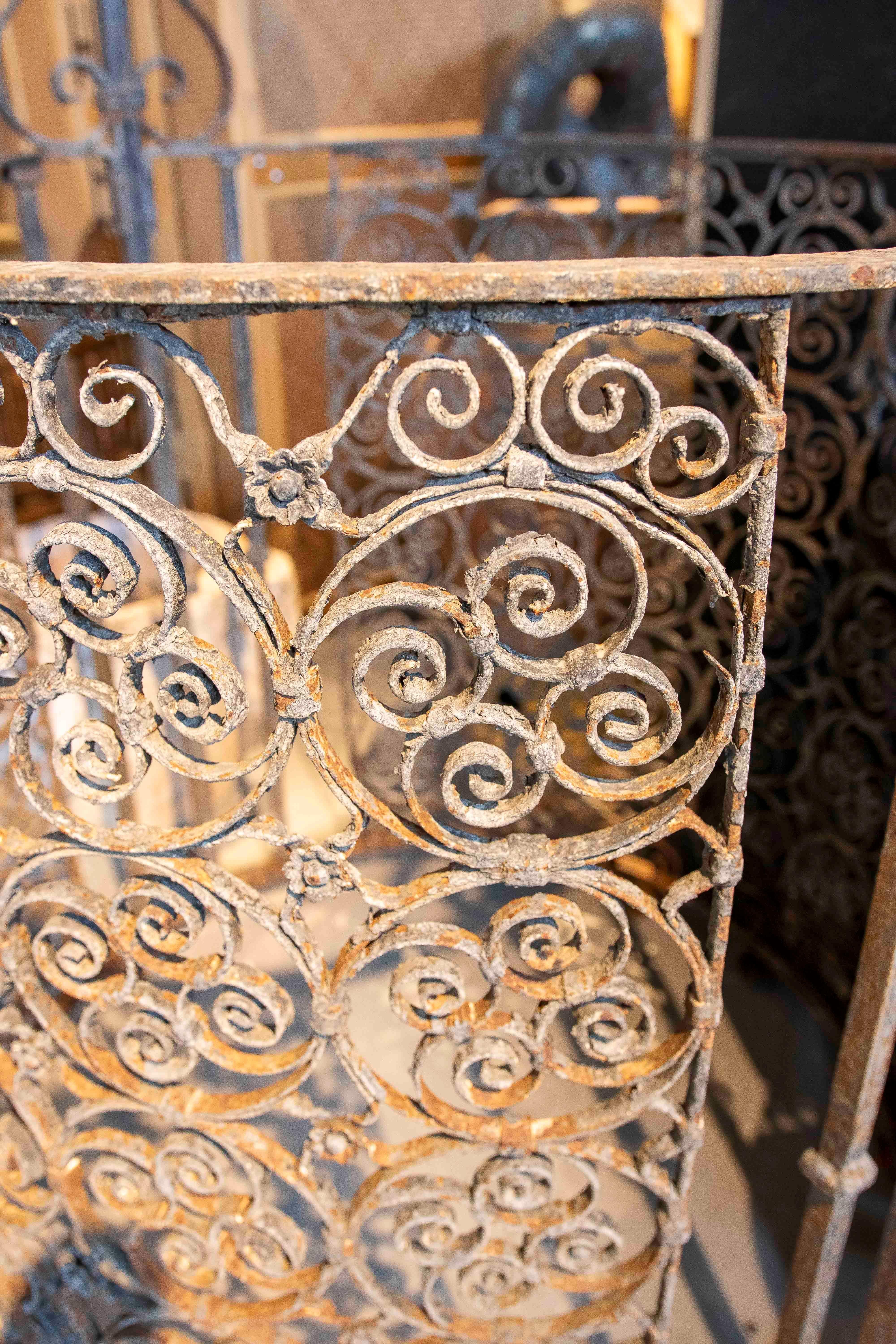 18th Wrought Iron Well with Lantern and Scrollwork For Sale 7