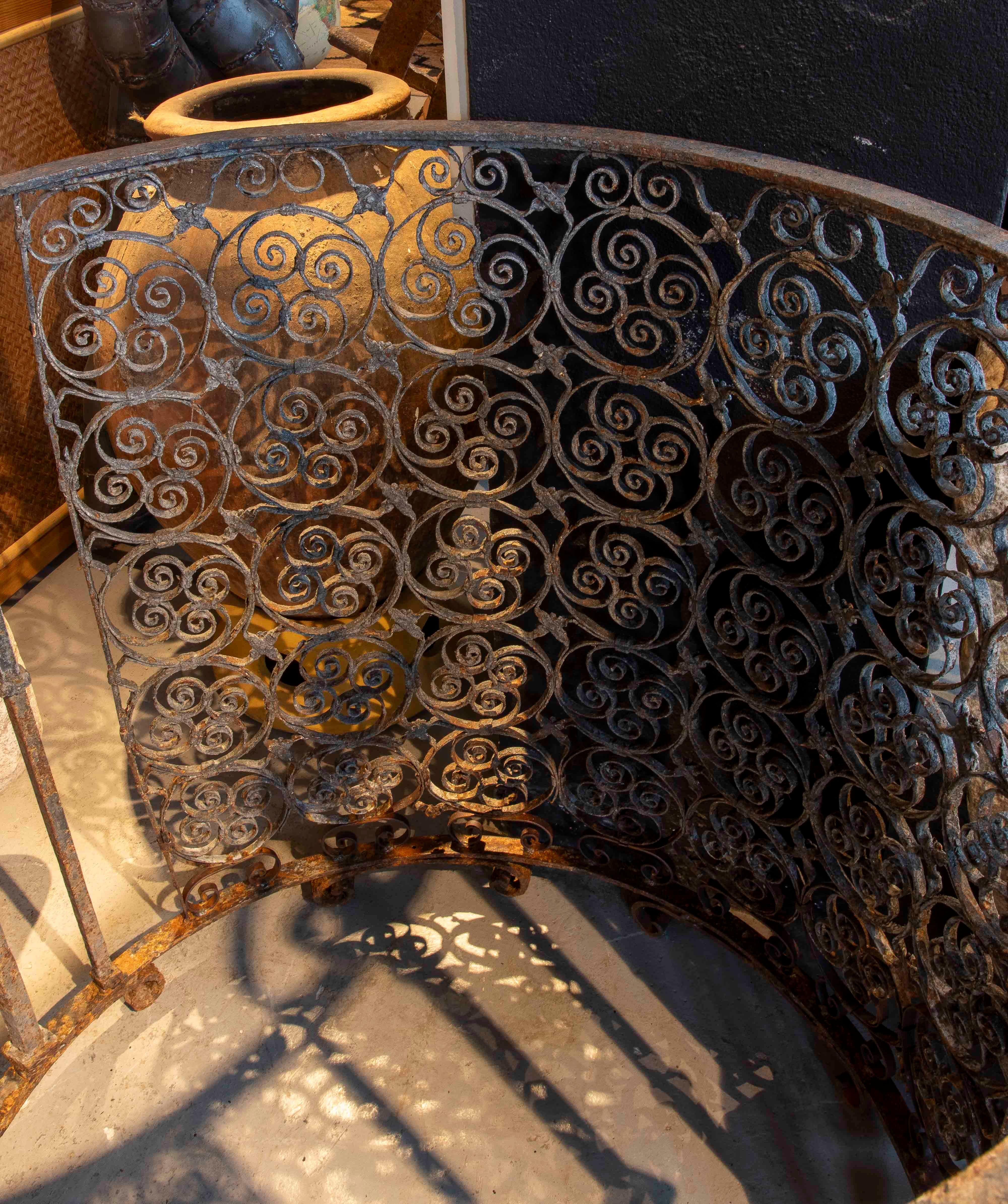 18th Wrought Iron Well with Lantern and Scrollwork For Sale 2