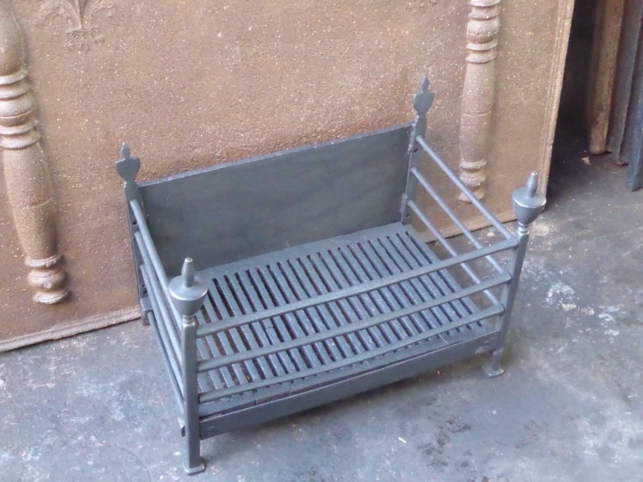 Cast 18th-19th Century English Georgian Fireplace Grate or Fire Grate