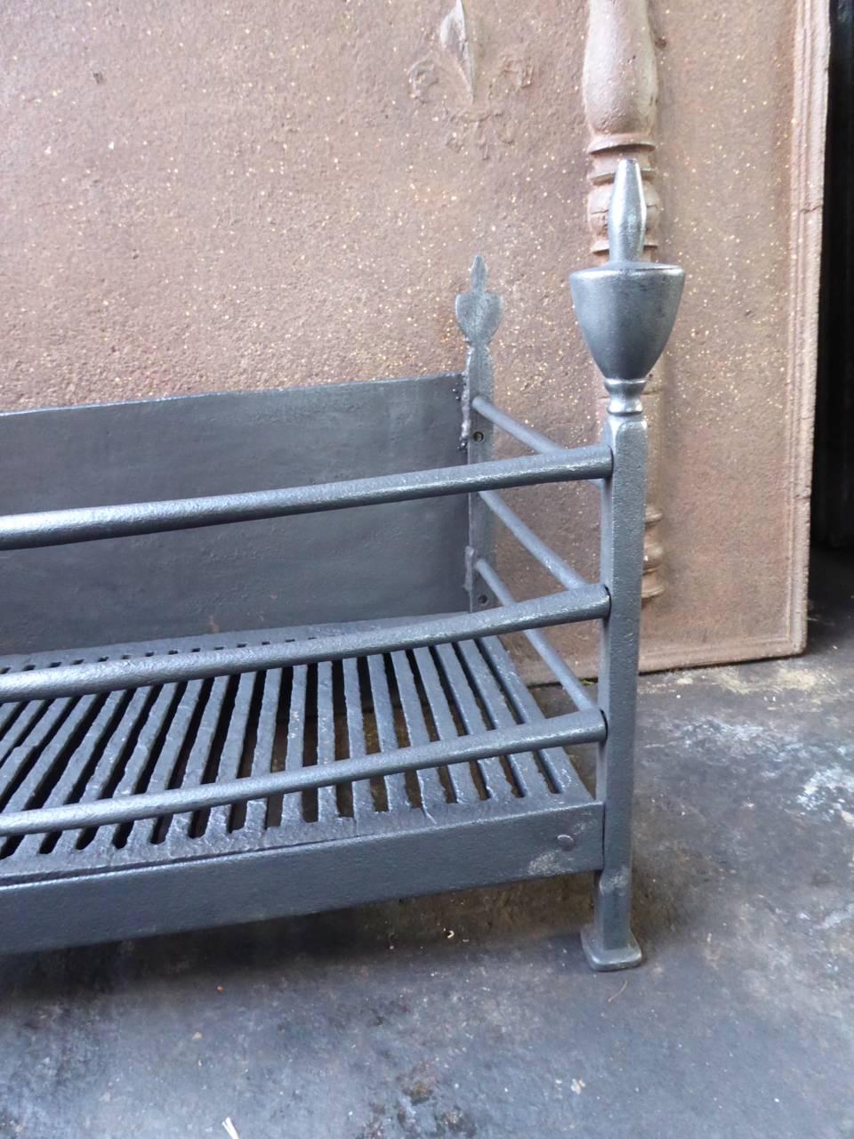 18th-19th Century English Georgian Fireplace Grate or Fire Grate 3