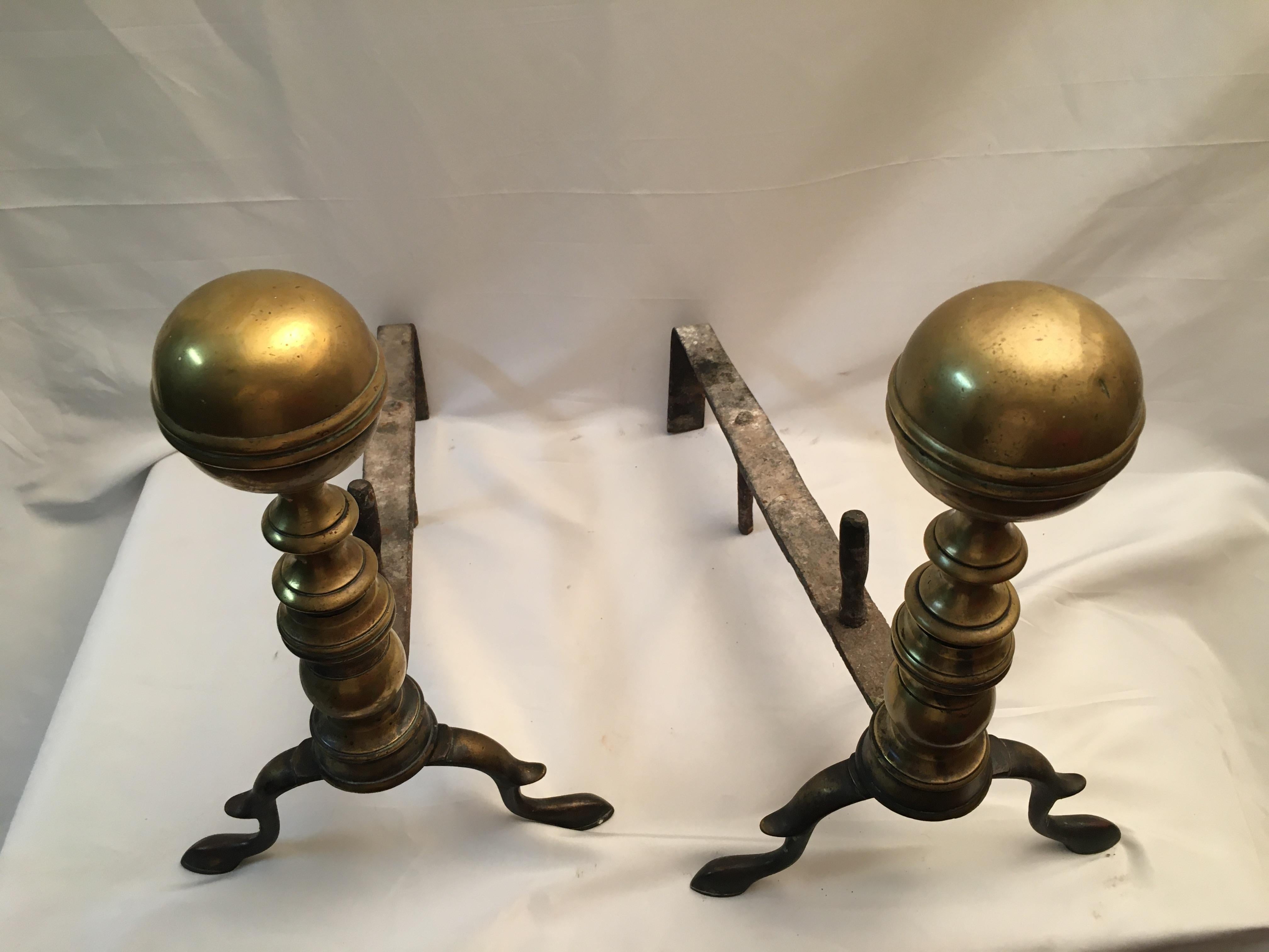 18thc American Chippendale Brass Cannonball Andiron Firedog Pair with Log Stops For Sale 1