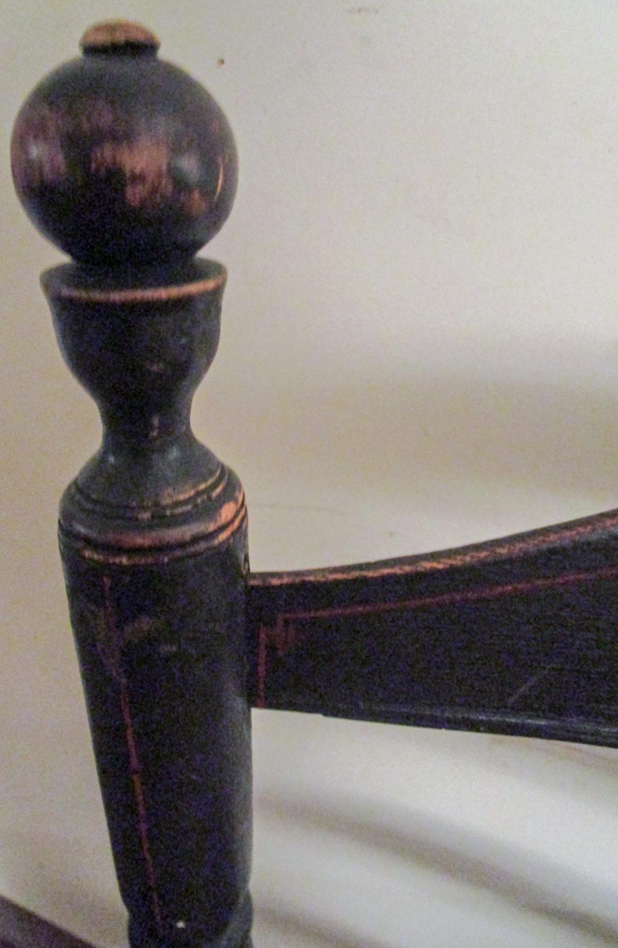 Peint à la main Chaise américaine du 18e siècle avec assise en jonc et finition d'origine en vente