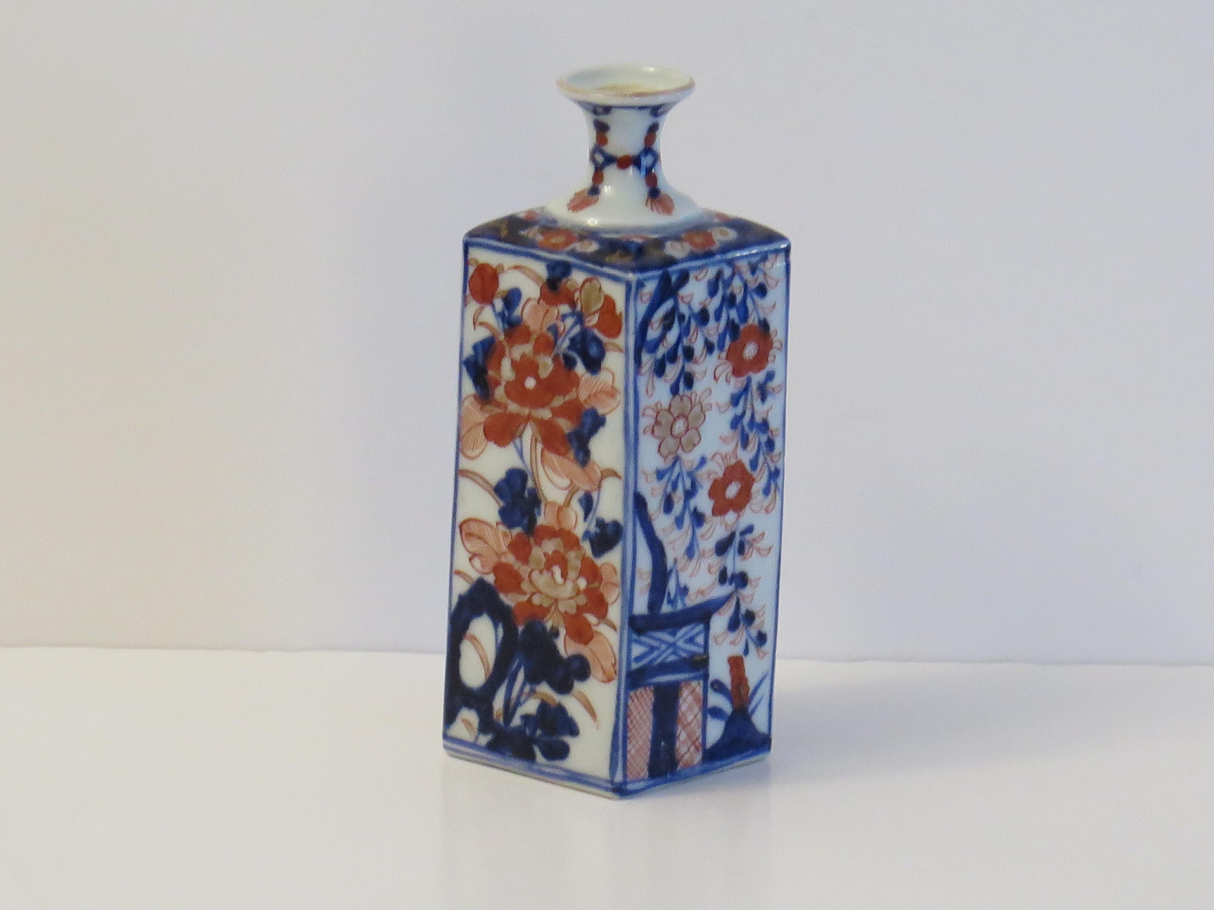 18th Century 18thC. Chinese Export Porcelain Bottle Vase Hand Painted Imari, Qing Ca 1740 For Sale
