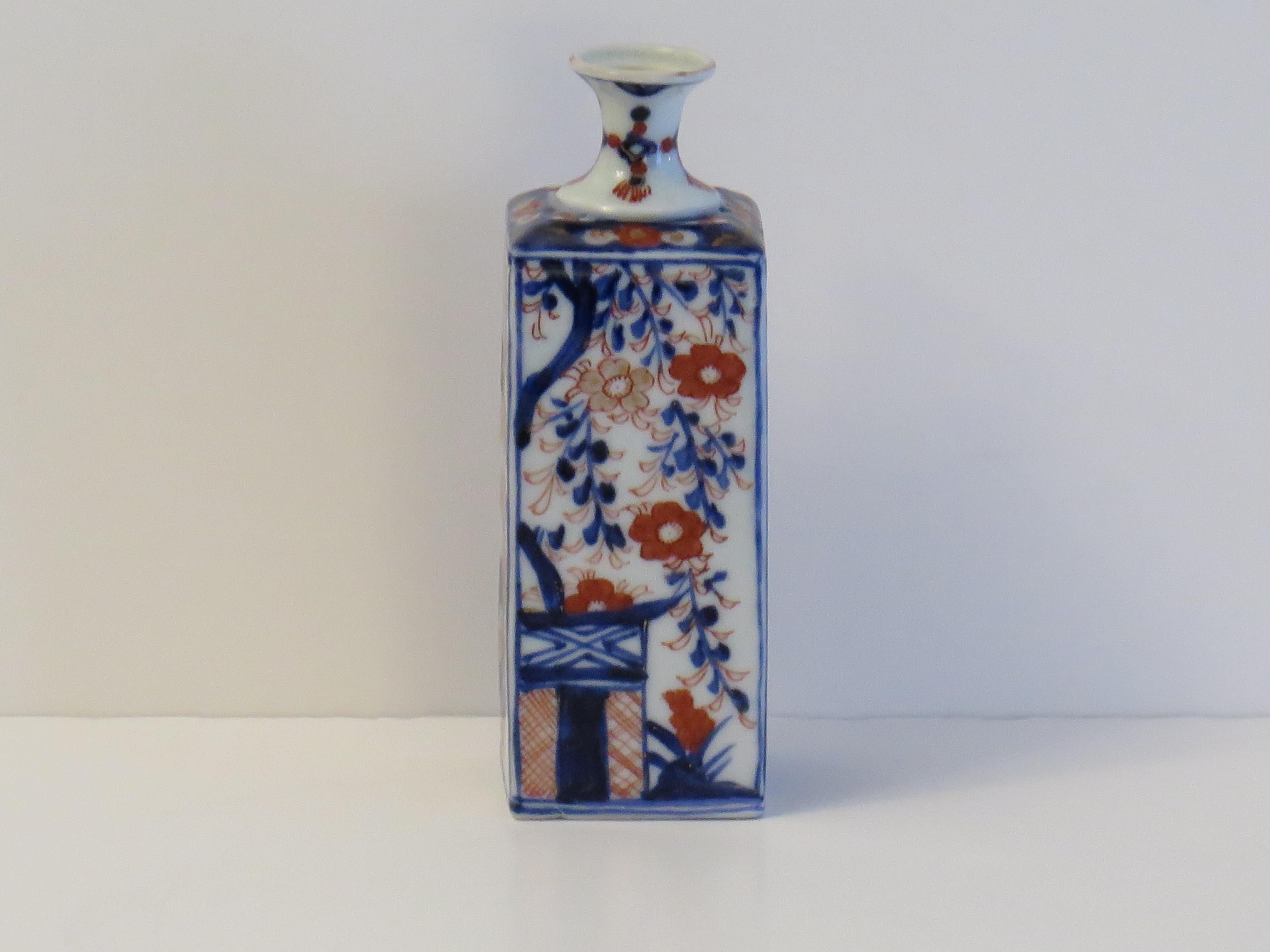 18thC. Chinese Export Porcelain Bottle Vase Hand Painted Imari, Qing Ca 1740 For Sale 2