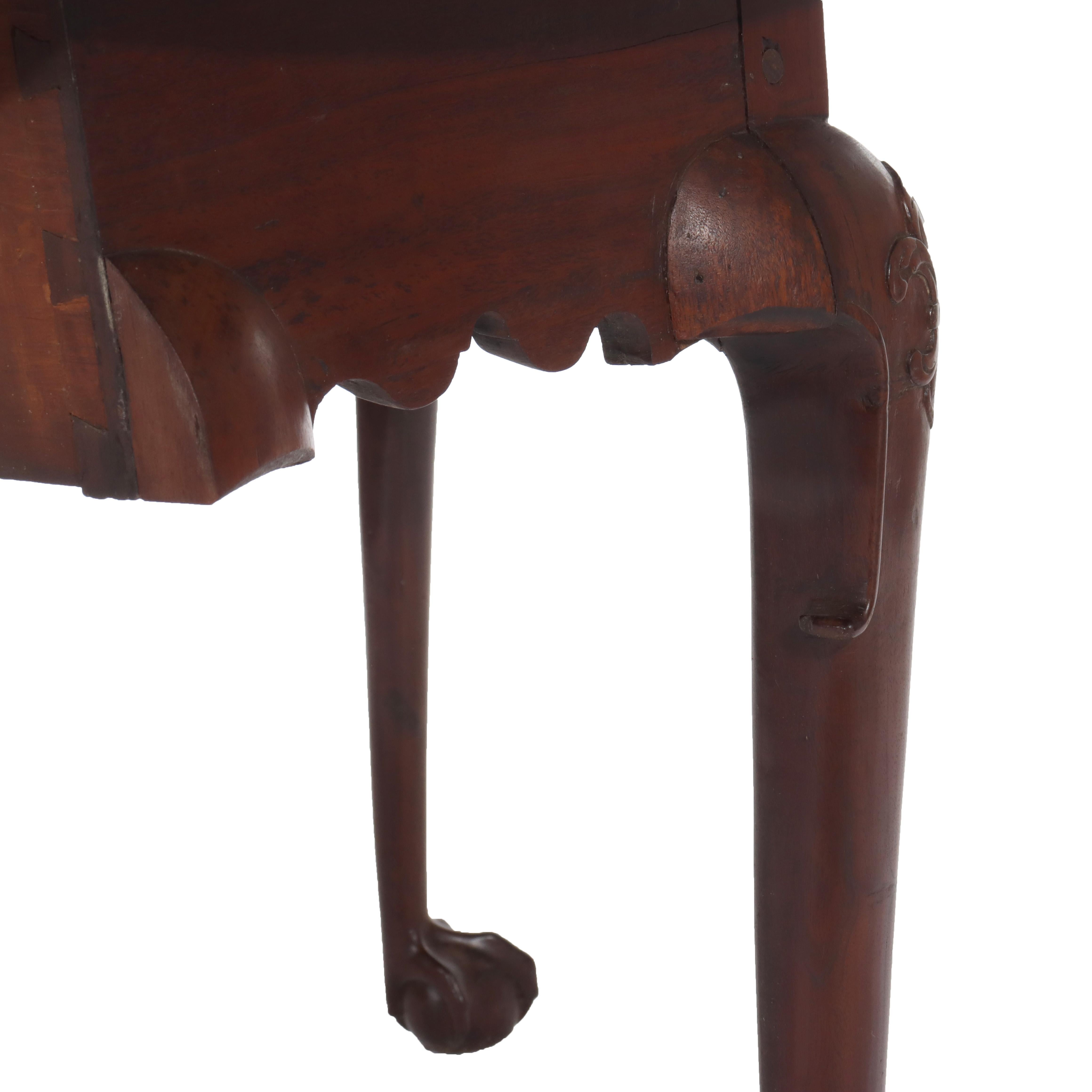 18thC Chippendale Mahogany Drop Leaf Claw & Ball Foot Gate Leg Table For Sale 6