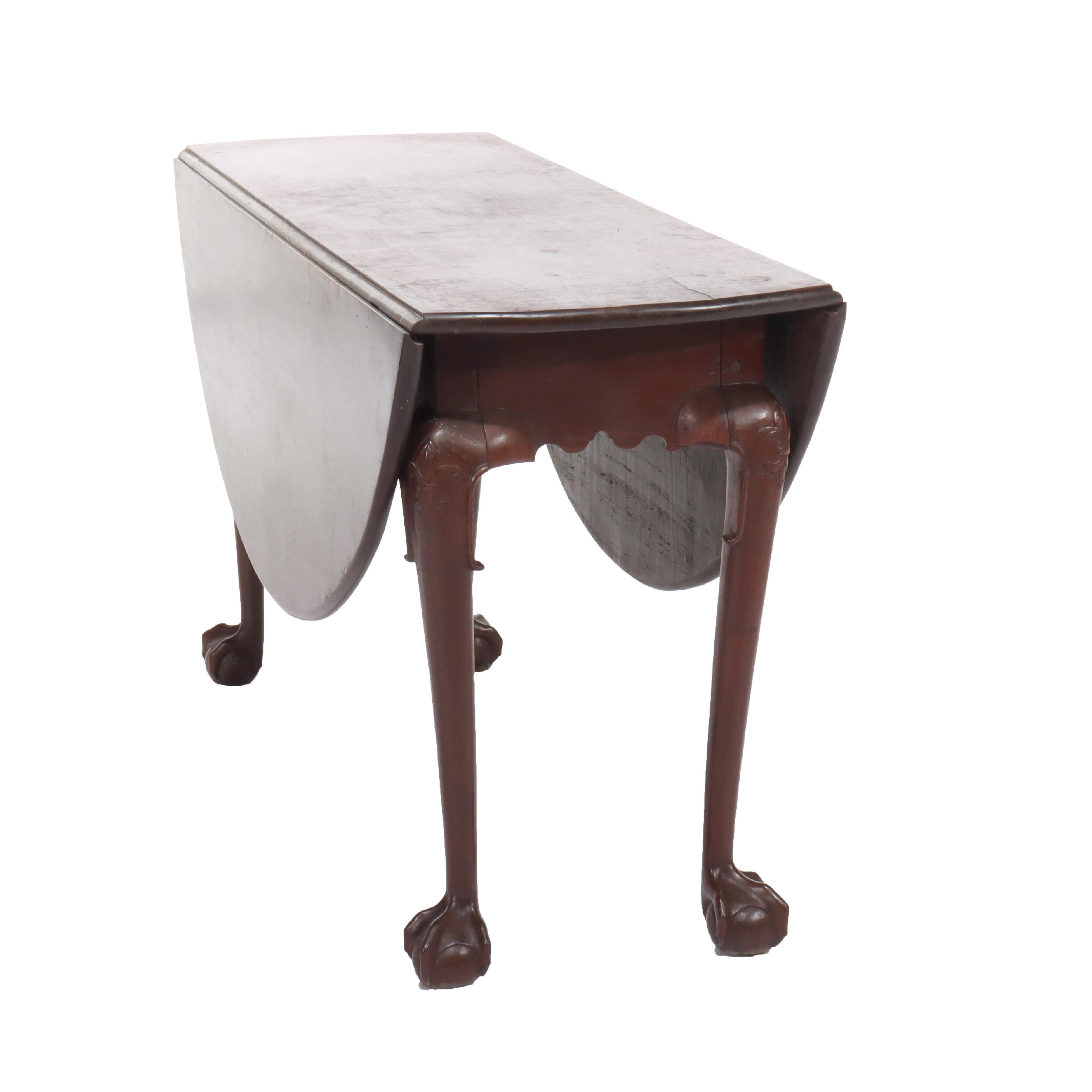 18thC Chippendale Mahogany Drop Leaf Claw & Ball Foot Gate Leg Table For Sale 7