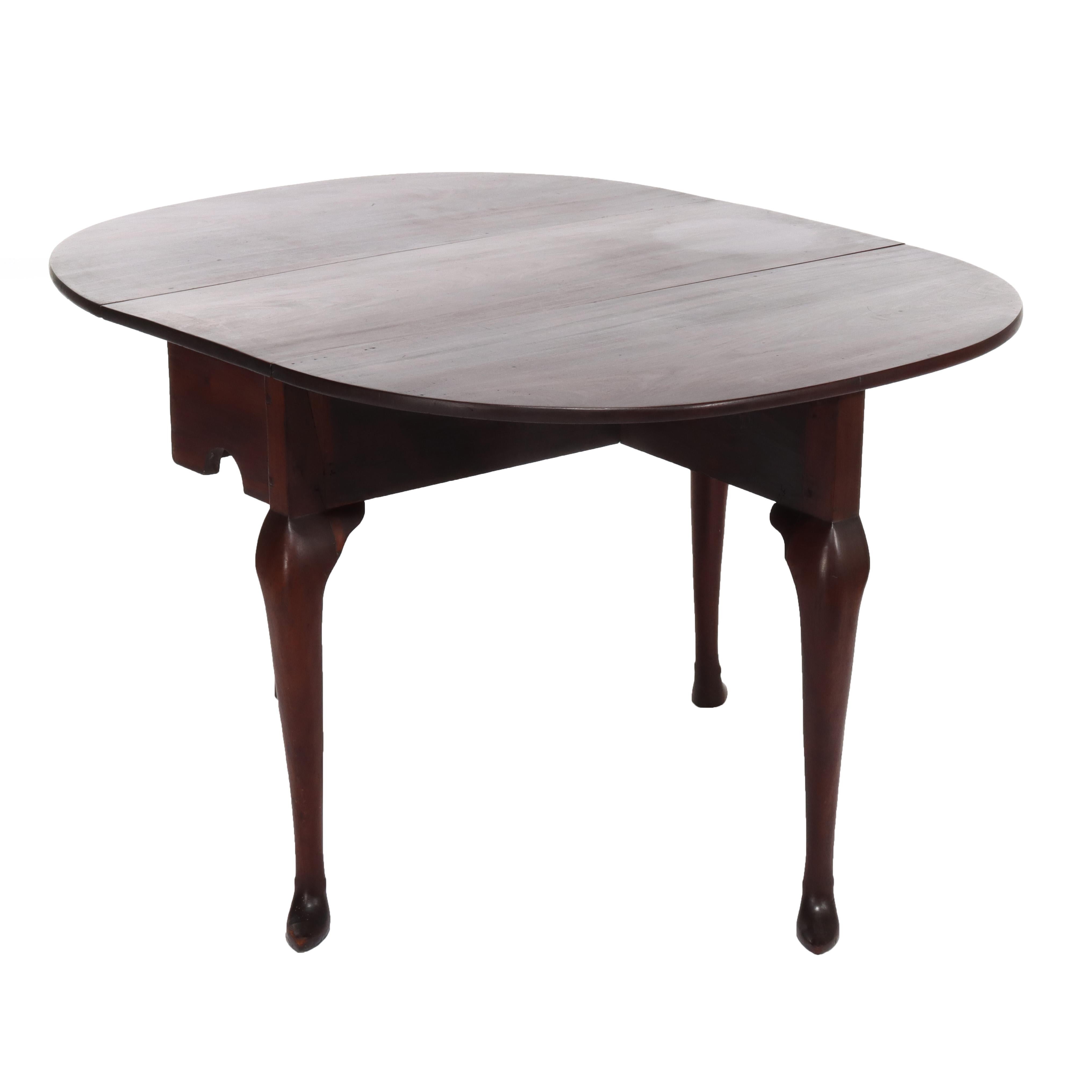 18thC Chippendale Mahogany Drop Leaf Shoe Foot & Gate Leg Table For Sale 4