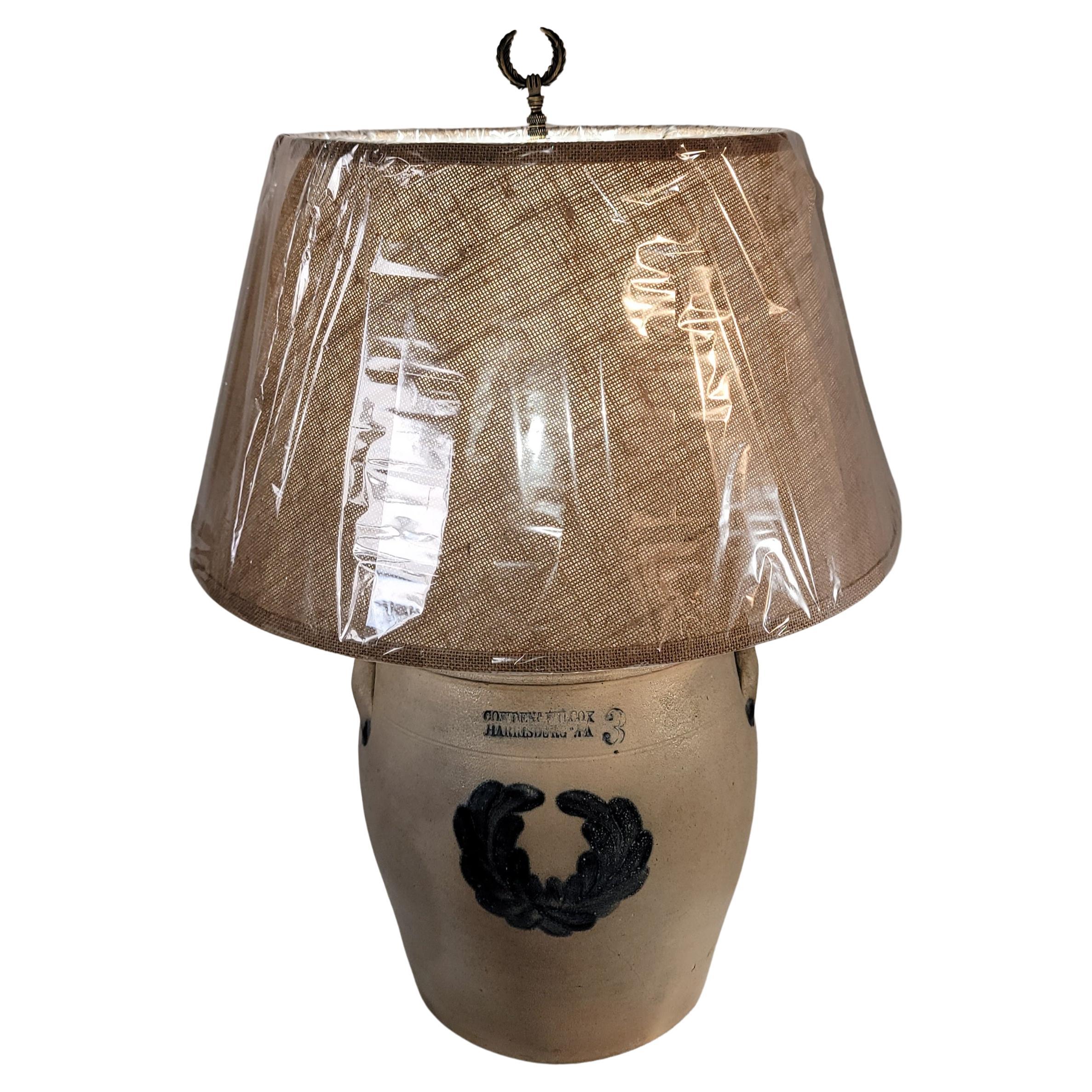 Lampe de bureau du 18e siècle en pierre de vache et Wilcox décorée à 3gals en vente