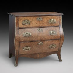 Commode à bombes en acajou du XVIIIe siècle, de style hollandais