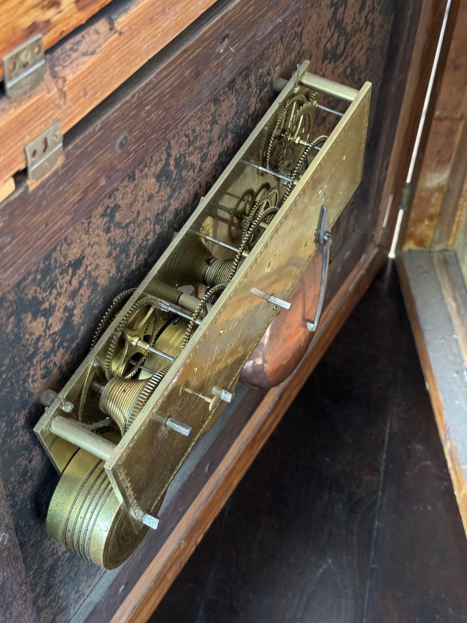 Englische Automaton-Bilderuhr, 18. Jahrhundert (Messing) im Angebot