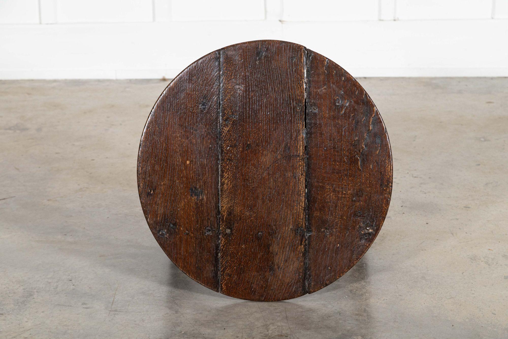 circa 1780
18thC English Oak Cricket Table

sku 2064
W59.5 x D61 x H60 cm
Weight 7Kg