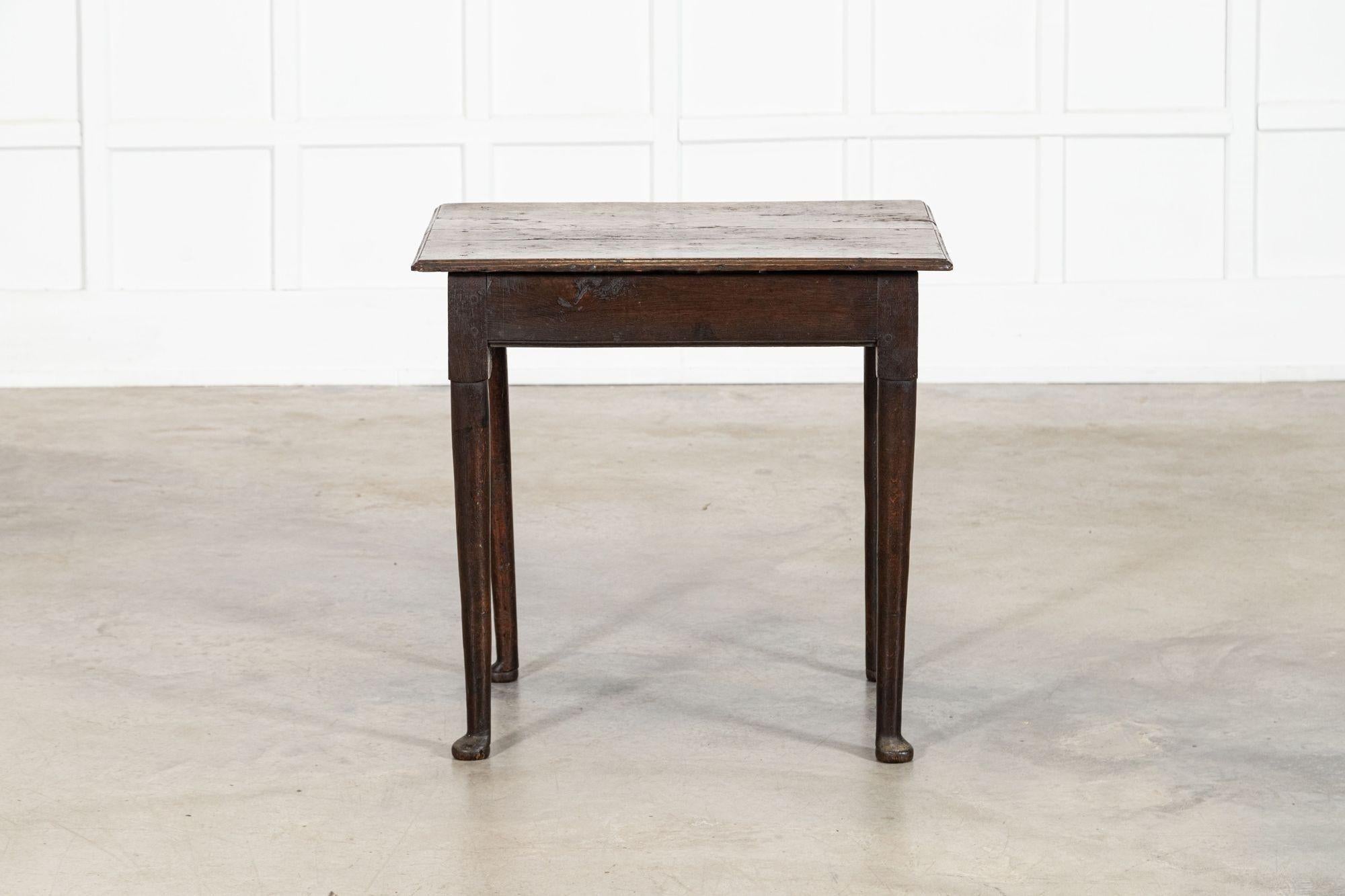 Mesa auxiliar inglesa de roble del siglo XVIII en venta 2
