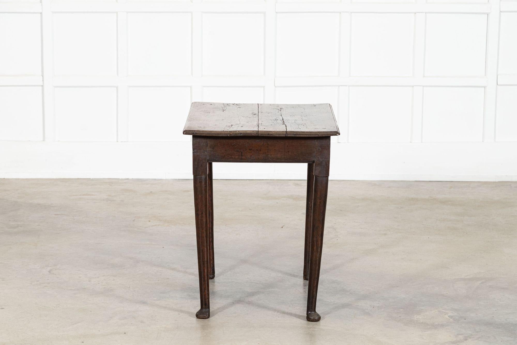 Mesa auxiliar inglesa de roble del siglo XVIII en venta 3