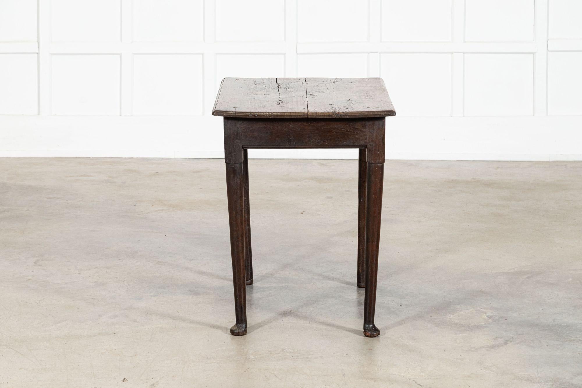 Mesa auxiliar inglesa de roble del siglo XVIII en venta 4