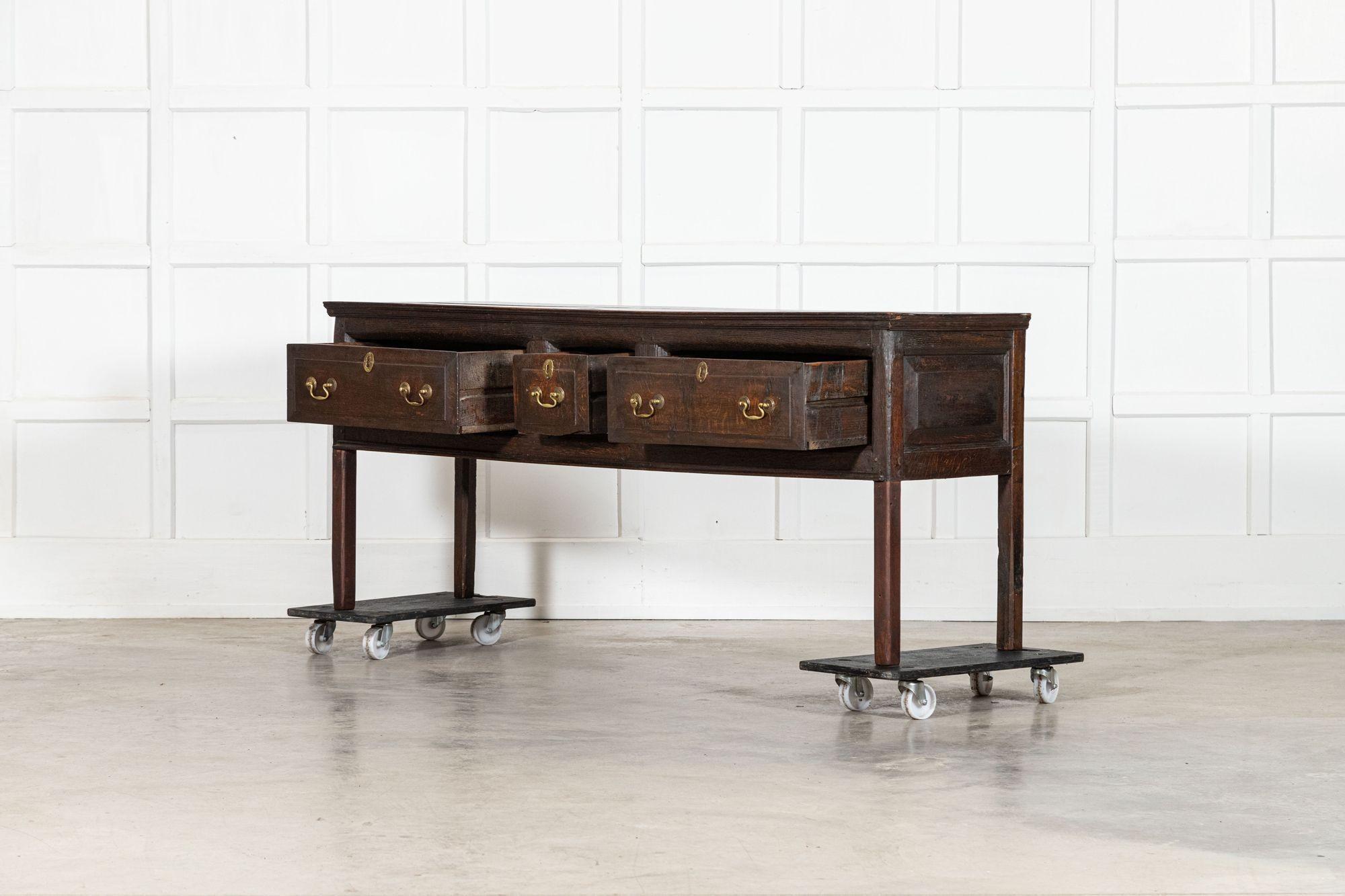 Quercia 18thC English Oak Vernacular Dresser Base in vendita